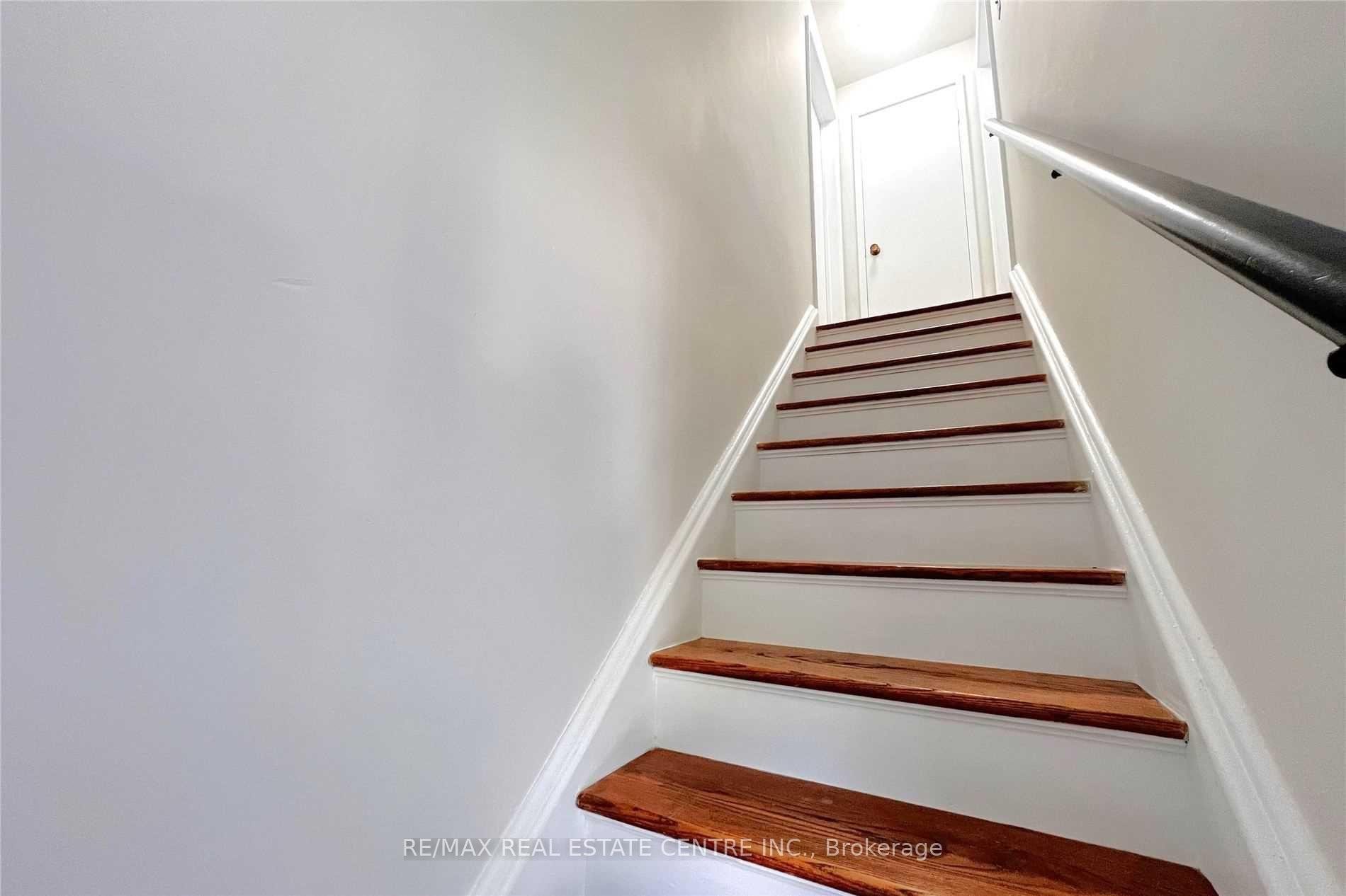 Photo 11 of 25 Hayes Avenue, Hamilton, McQuesten — HOMEH