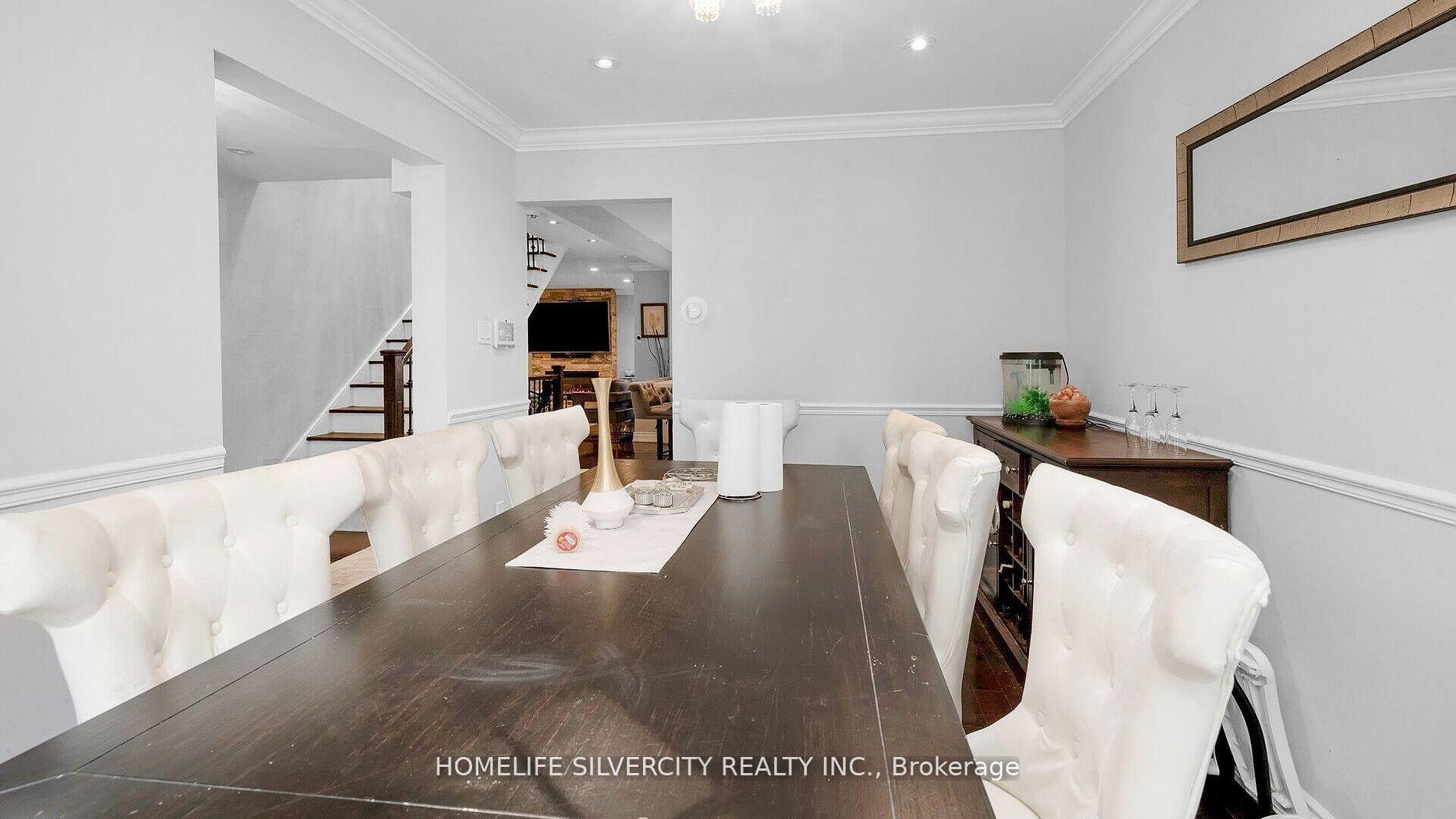 Photo 5 of 75 Stoneledge Circle, Brampton, Sandringham-Wellington — HOMEH