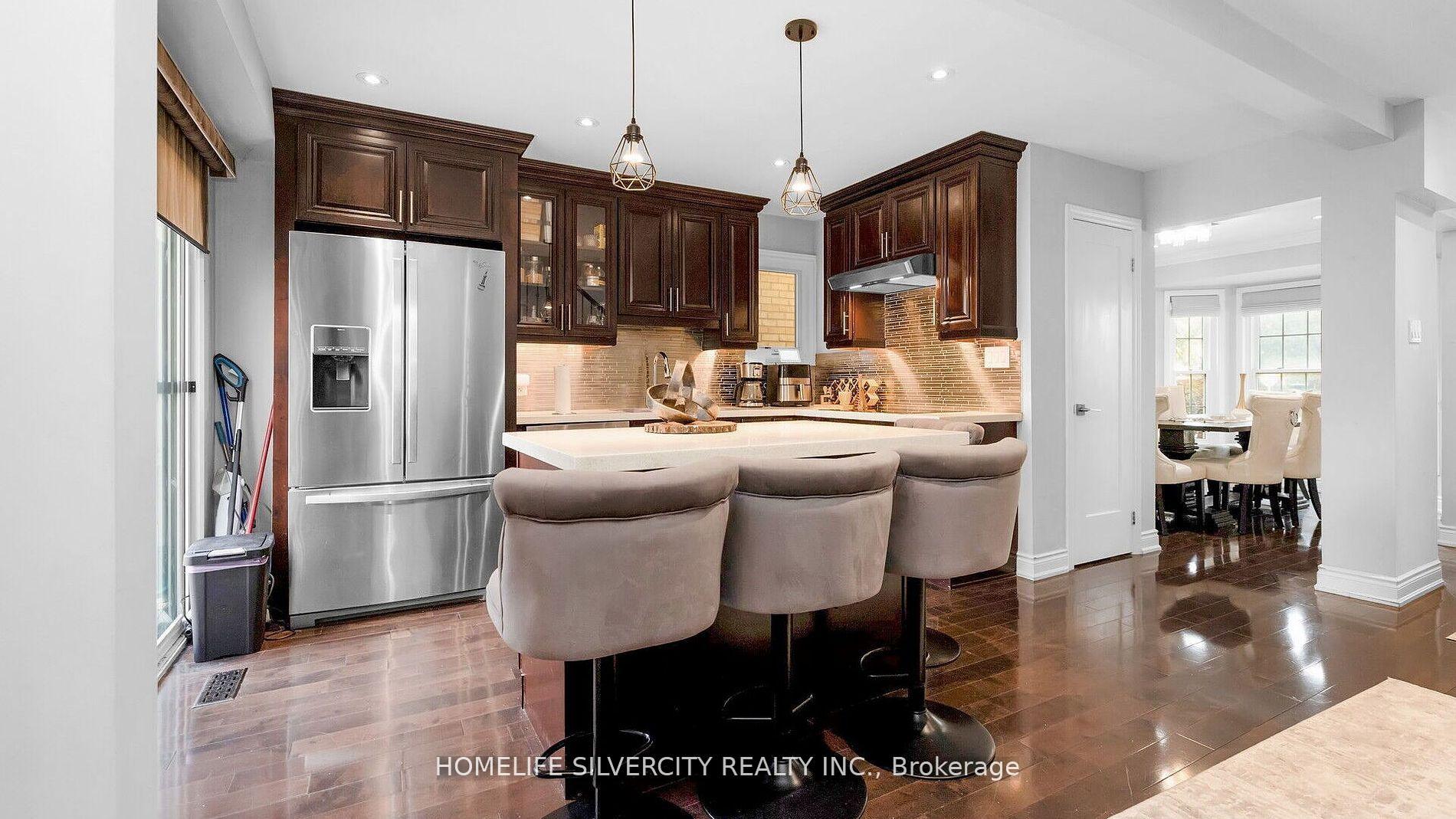 Photo 7 of 75 Stoneledge Circle, Brampton, Sandringham-Wellington — HOMEH