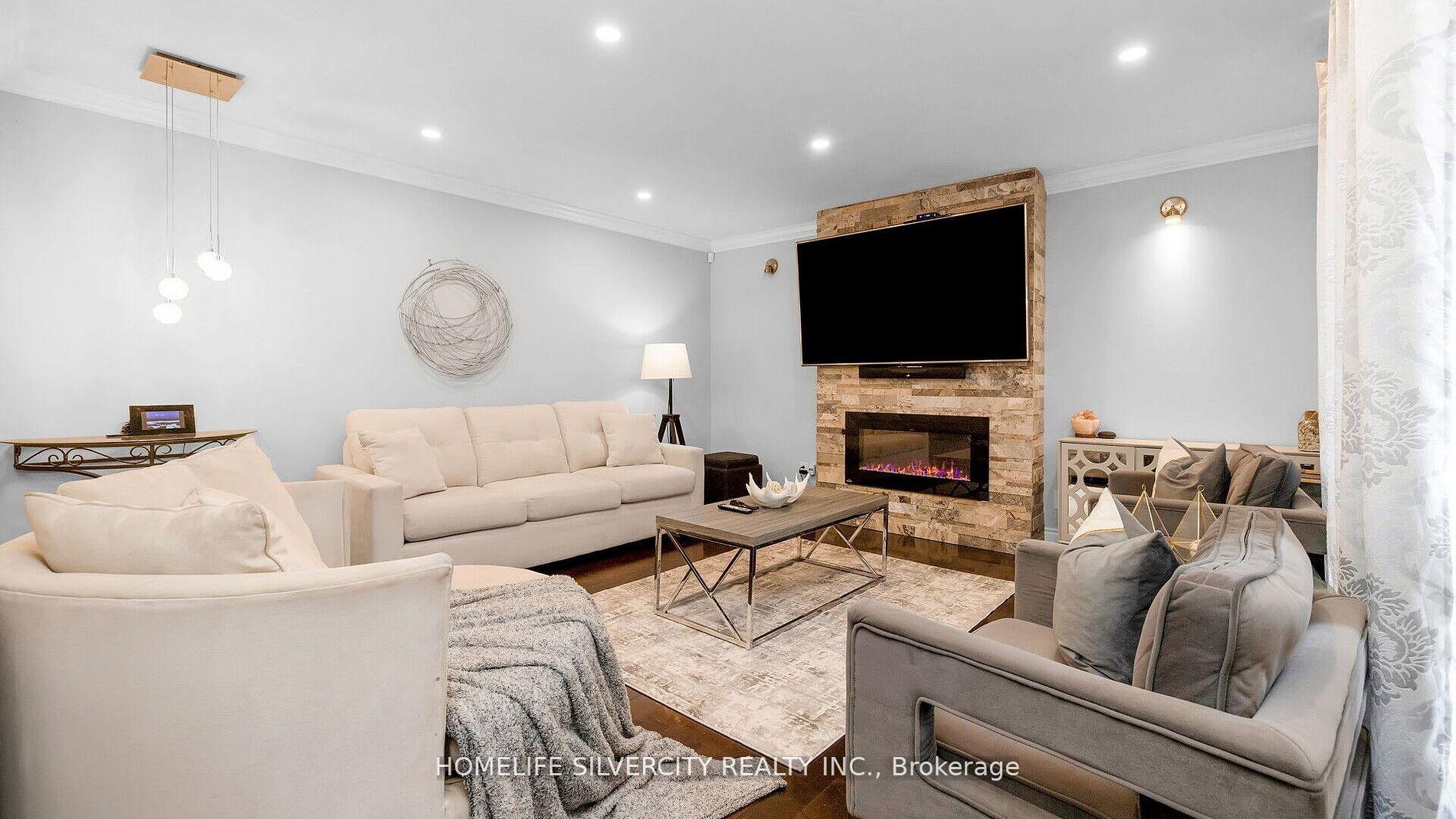 Photo 15 of 75 Stoneledge Circle, Brampton, Sandringham-Wellington — HOMEH