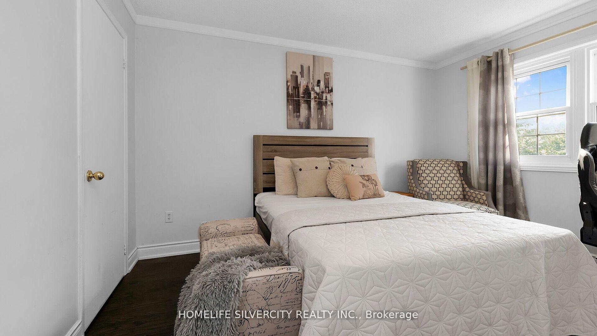 Photo 14 of 75 Stoneledge Circle, Brampton, Sandringham-Wellington — HOMEH