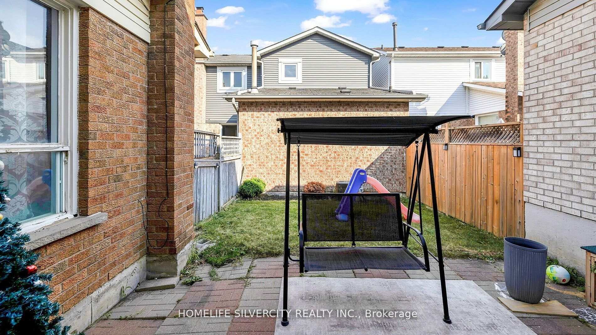 Photo 33 of 75 Stoneledge Circle, Brampton, Sandringham-Wellington — HOMEH