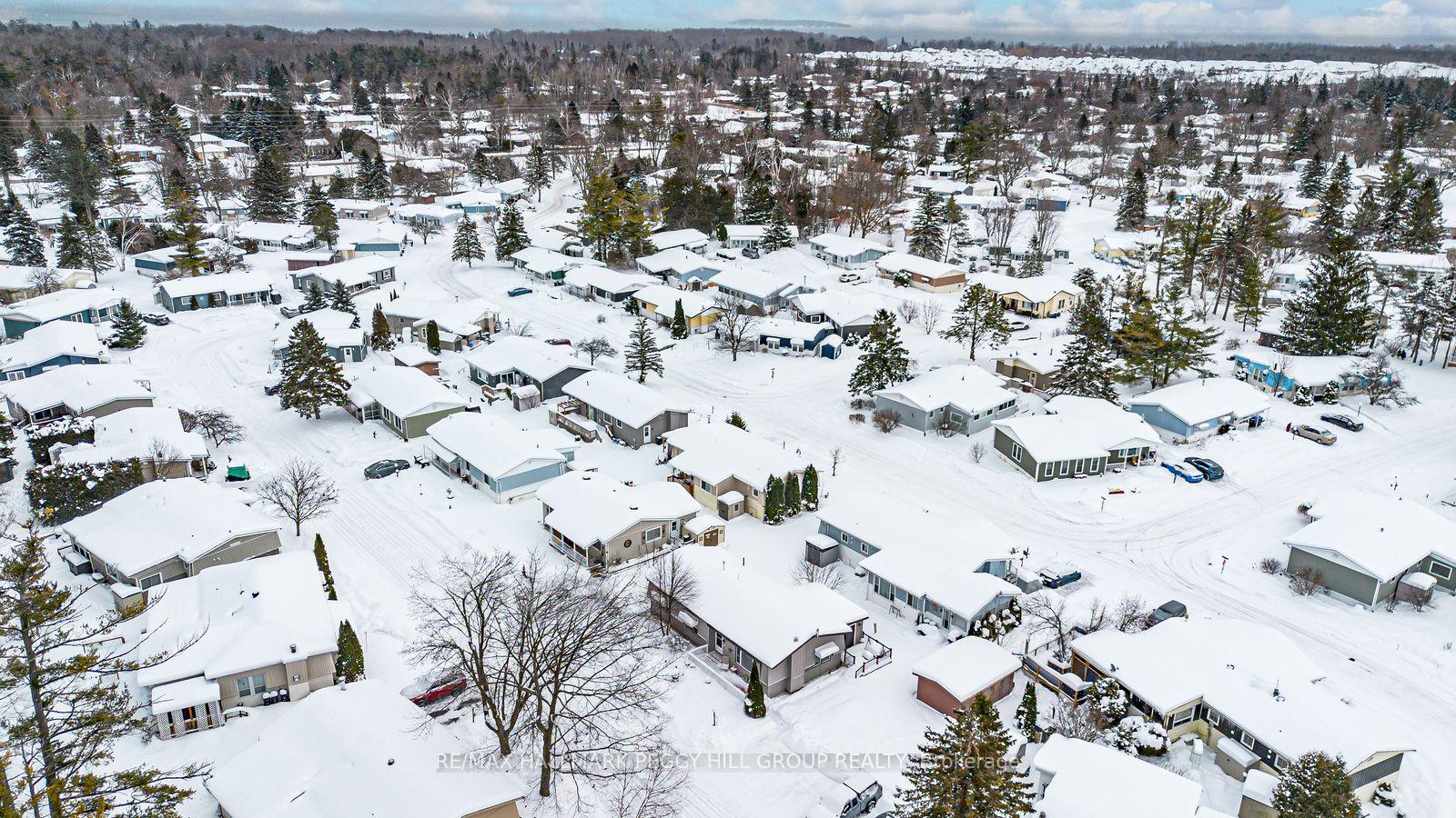 Photo 15 of 15 Riverview Circle, Innisfil, Rural Innisfil — HOMEH