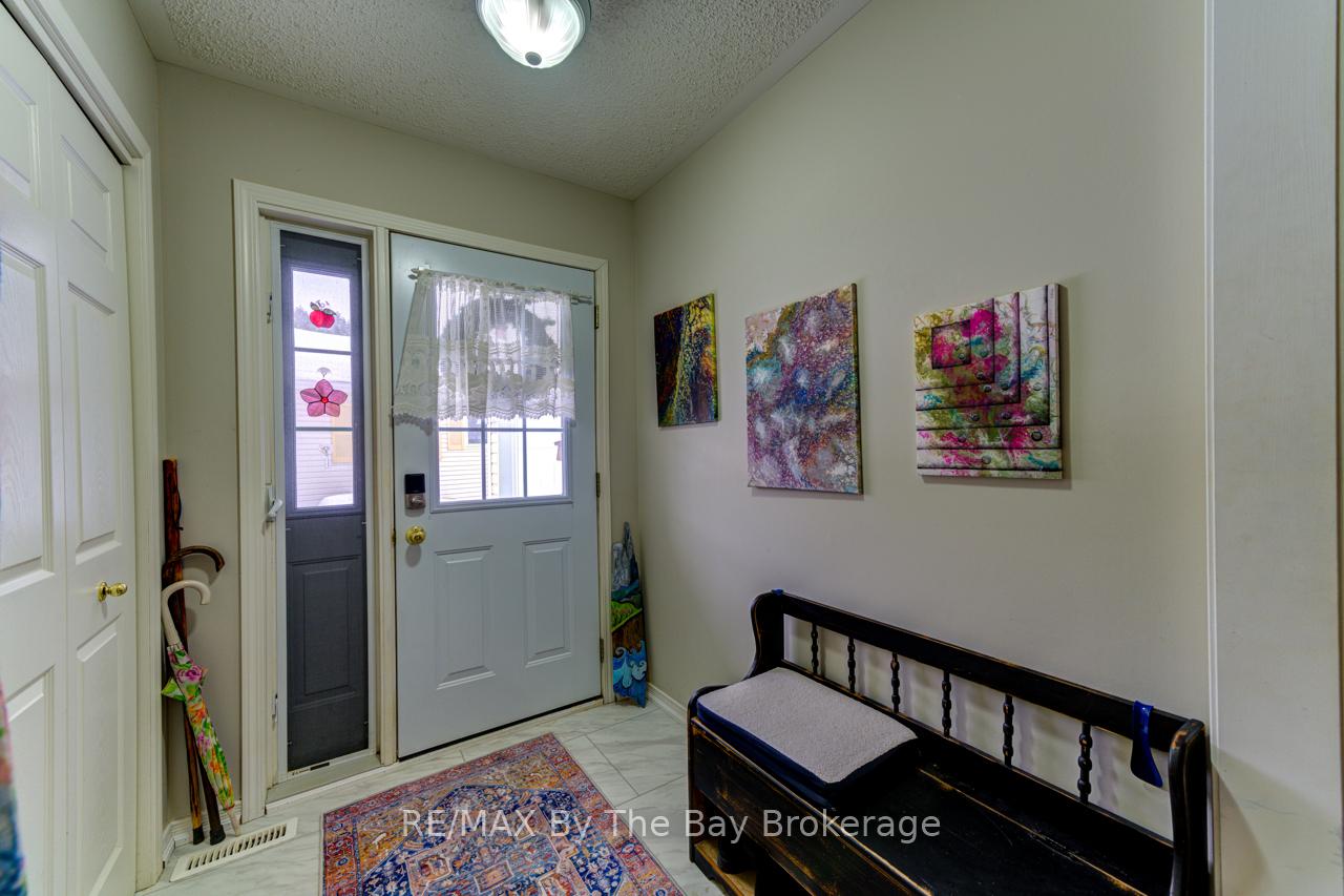 Photo 4 of 27 Pennsylvania Avenue E, Wasaga Beach — HOMEH