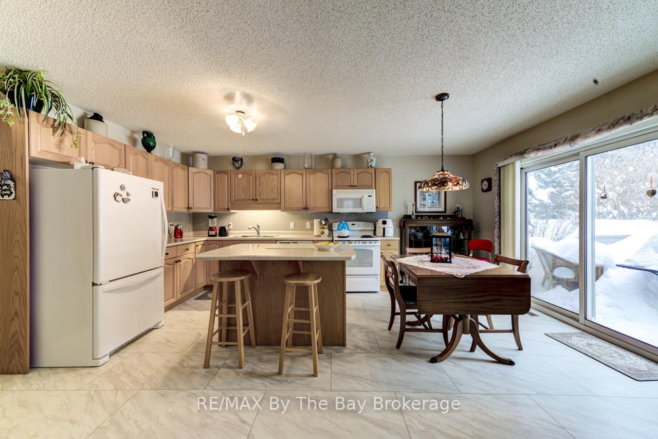 Photo 16 of 27 Pennsylvania Avenue E, Wasaga Beach — HOMEH