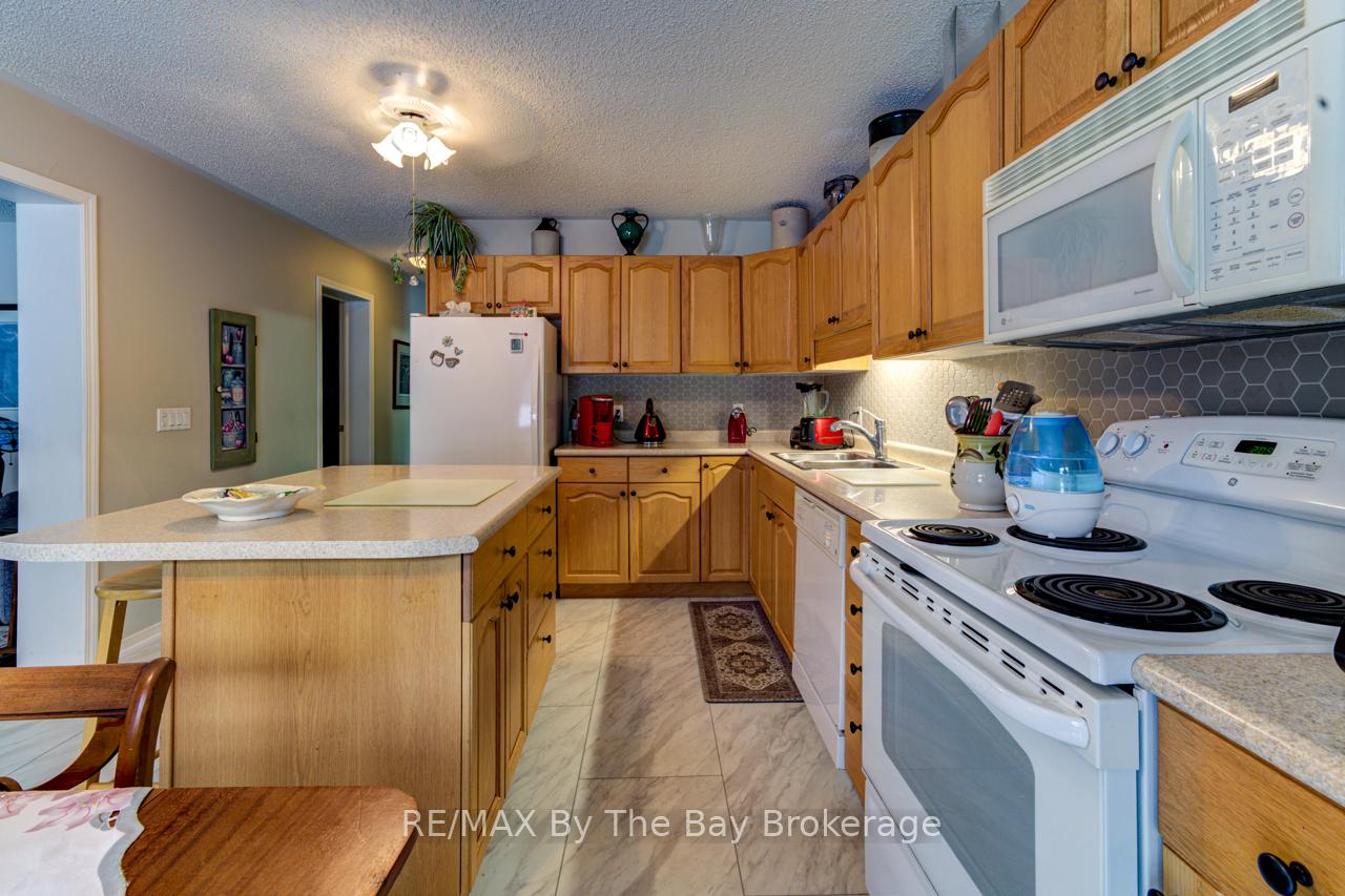 Photo 21 of 27 Pennsylvania Avenue E, Wasaga Beach — HOMEH