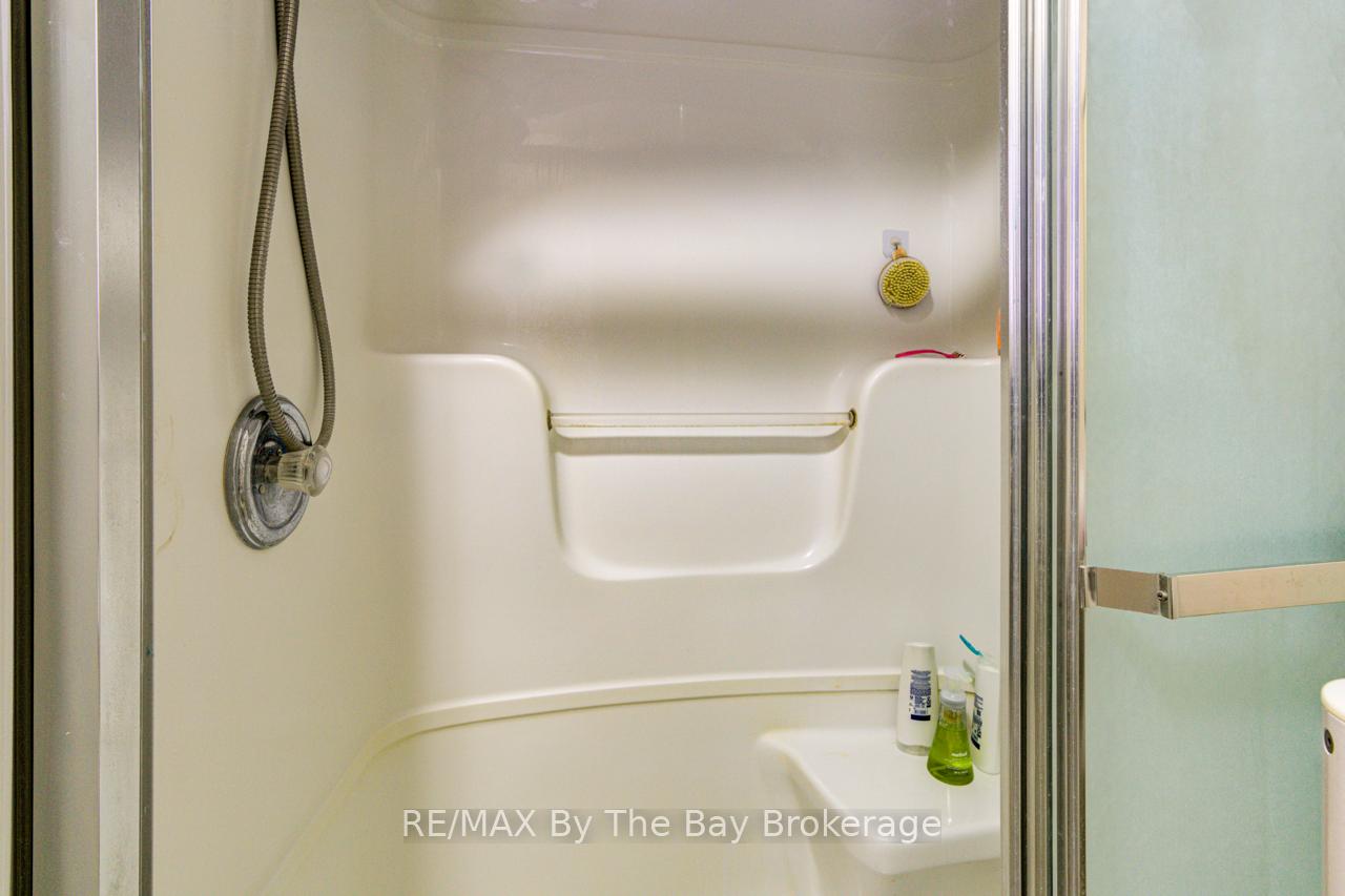 Photo 19 of 27 Pennsylvania Avenue E, Wasaga Beach — HOMEH