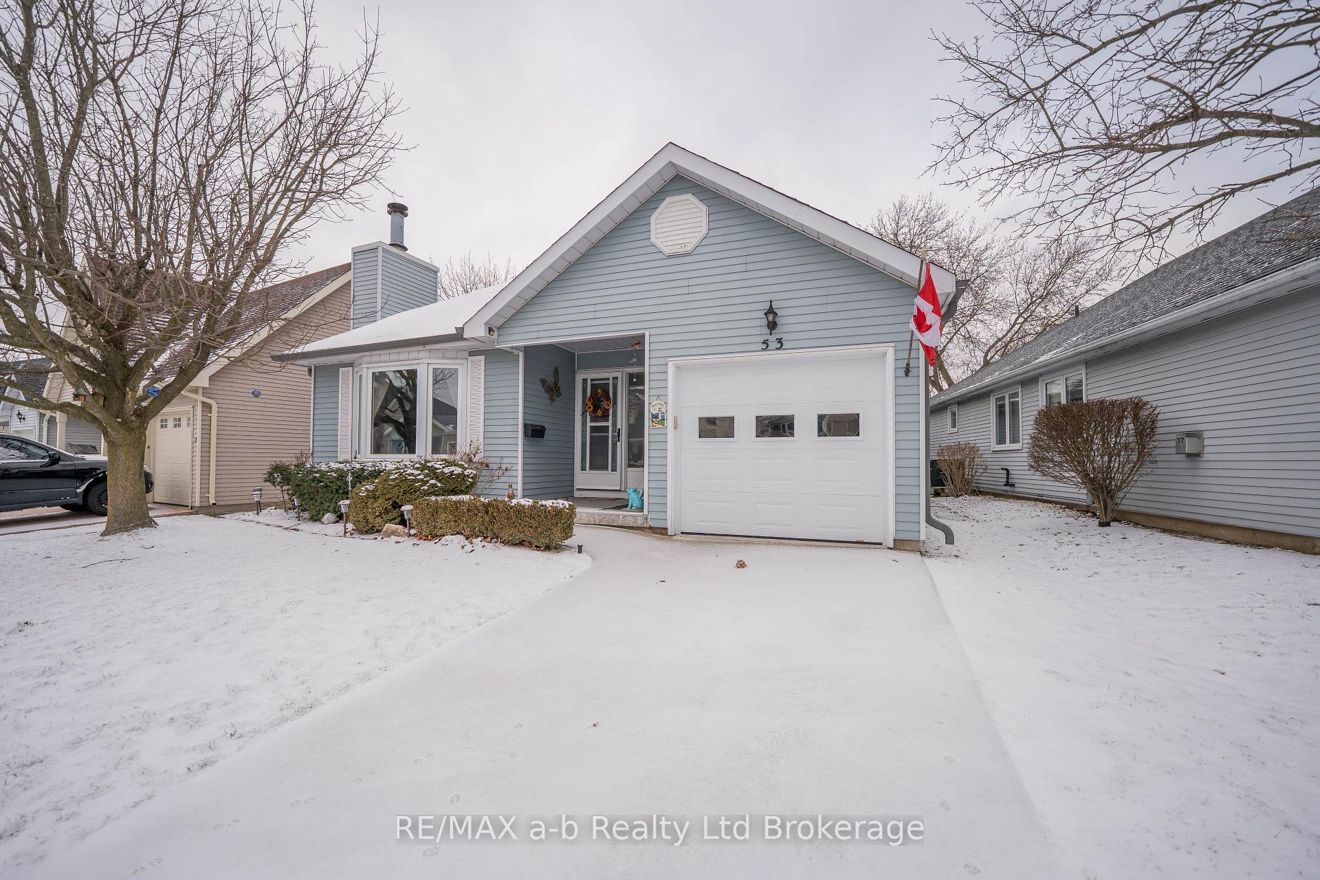 Photo 5 of 53 Hawkins Crescent, Tillsonburg — HOMEH