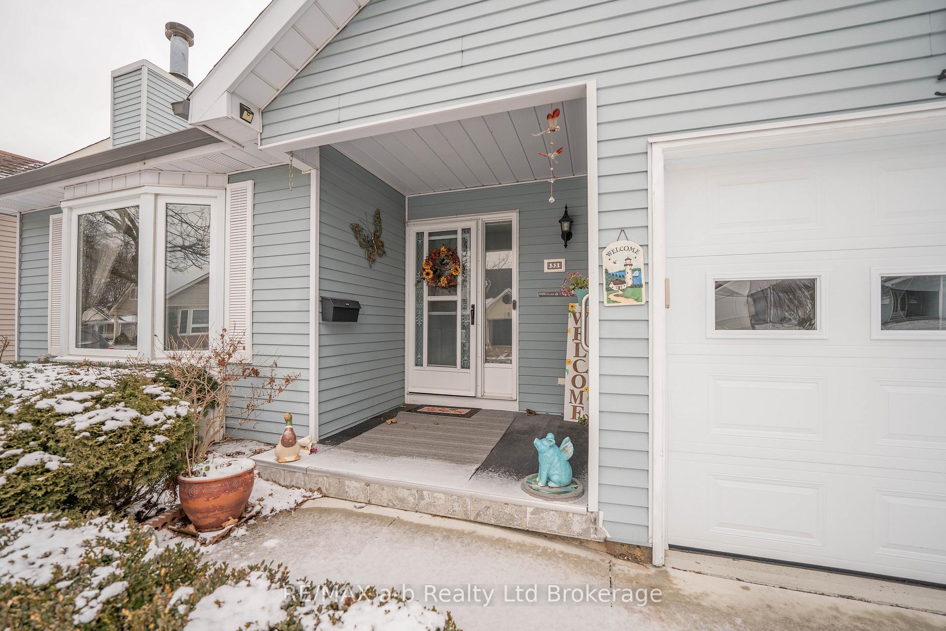 Photo 4 of 53 Hawkins Crescent, Tillsonburg — HOMEH
