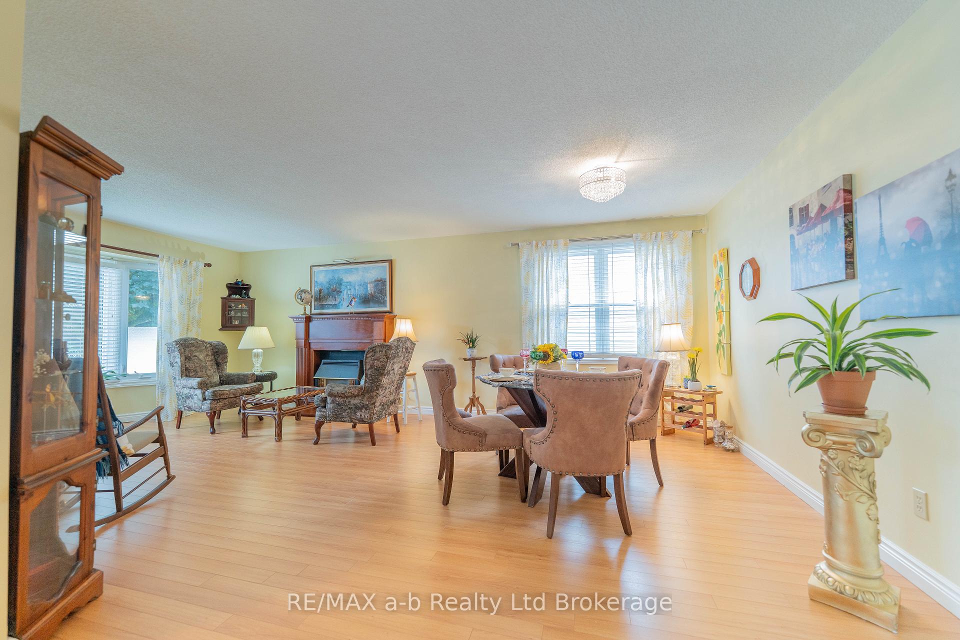 Photo 25 of 53 Hawkins Crescent, Tillsonburg — HOMEH