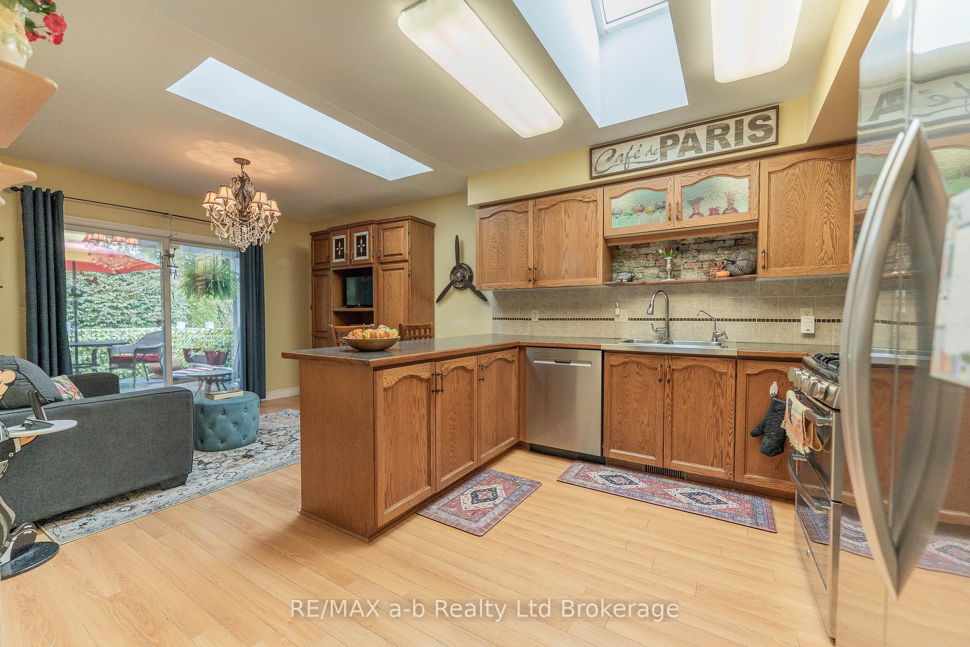 Photo 27 of 53 Hawkins Crescent, Tillsonburg — HOMEH