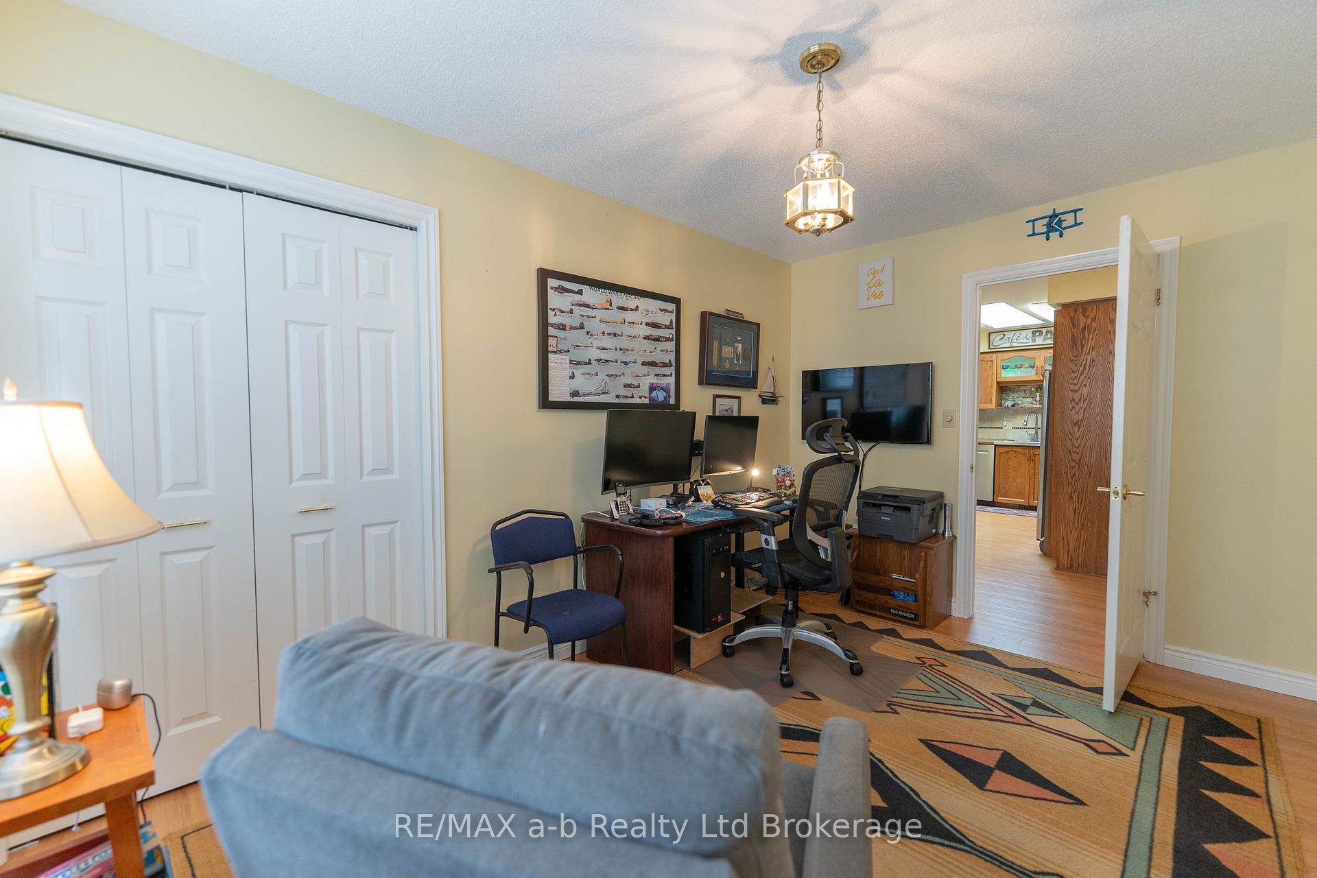 Photo 8 of 53 Hawkins Crescent, Tillsonburg — HOMEH