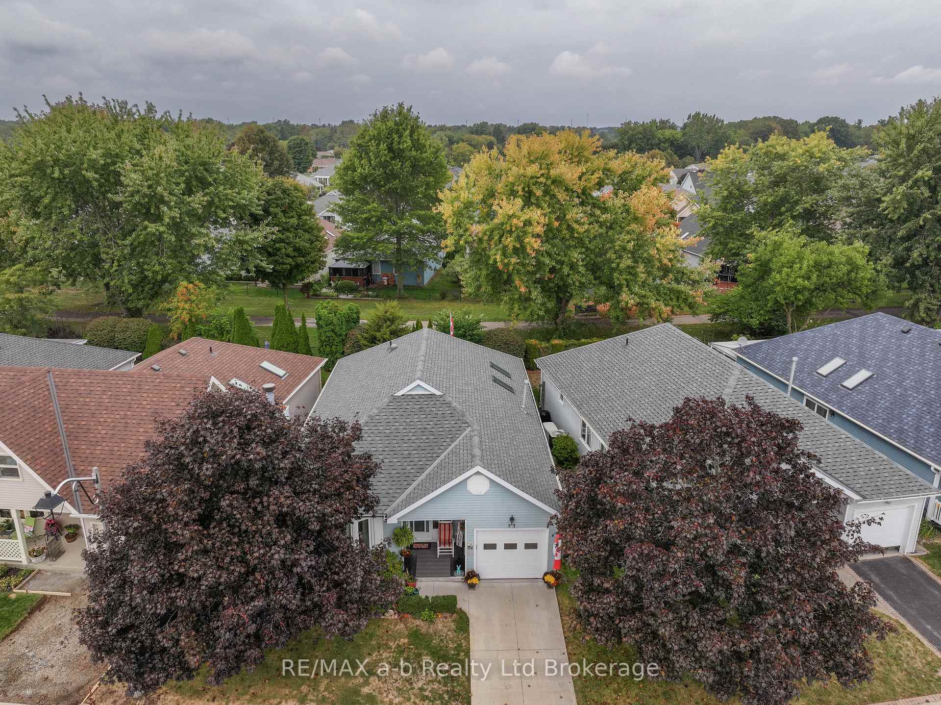 Photo 9 of 53 Hawkins Crescent, Tillsonburg — HOMEH