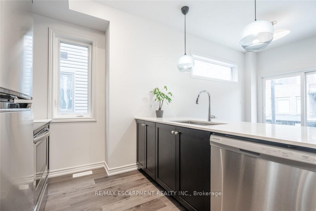 Photo 4 of Unit 5, 5000 Connor Drive, Lincoln, Beamsville — HOMEH