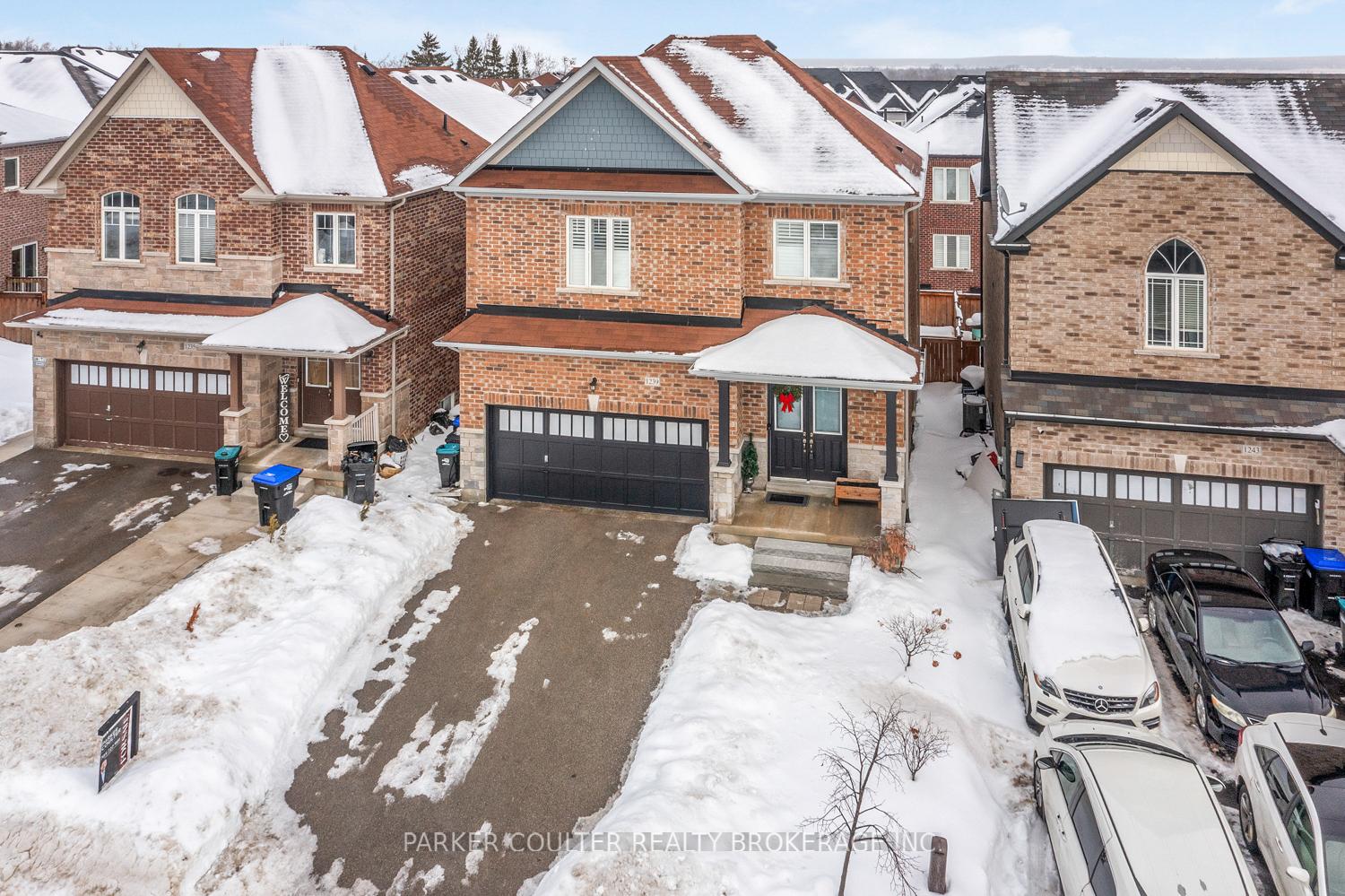 Front of 1239 Peelar Crescent