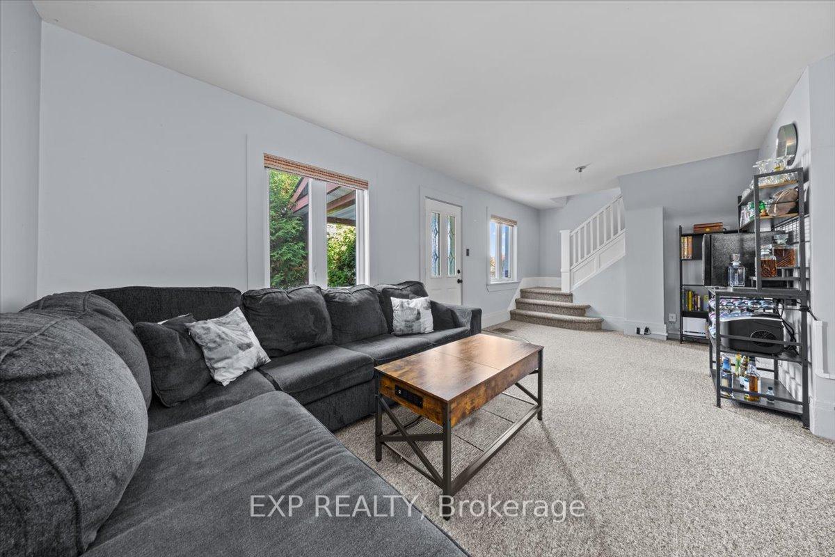 Photo 18 of 377 Lisgar Avenue, Renfrew — HOMEH