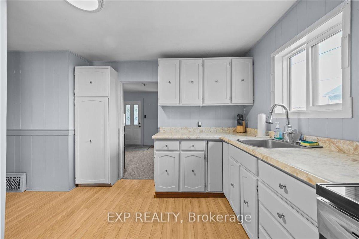 Photo 7 of 377 Lisgar Avenue, Renfrew — HOMEH