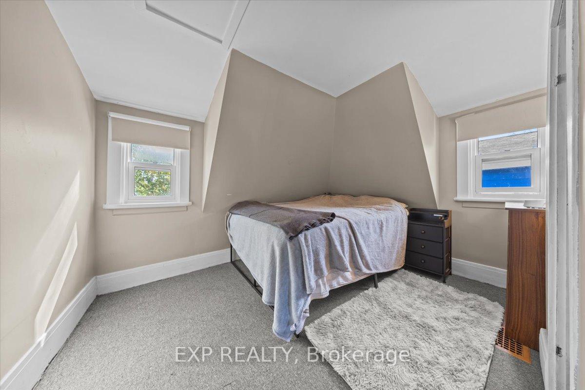 Photo 11 of 377 Lisgar Avenue, Renfrew — HOMEH