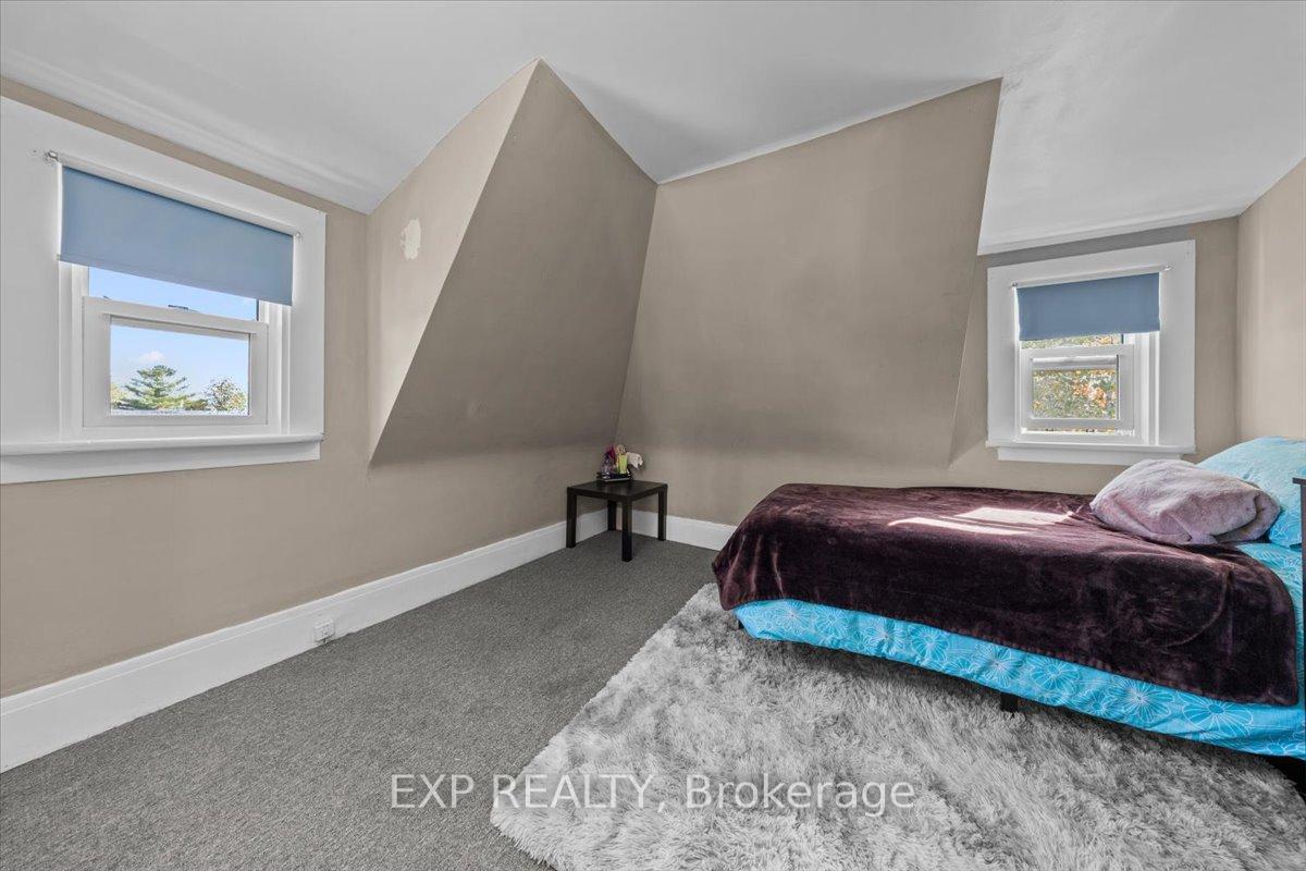 Photo 31 of 377 Lisgar Avenue, Renfrew — HOMEH