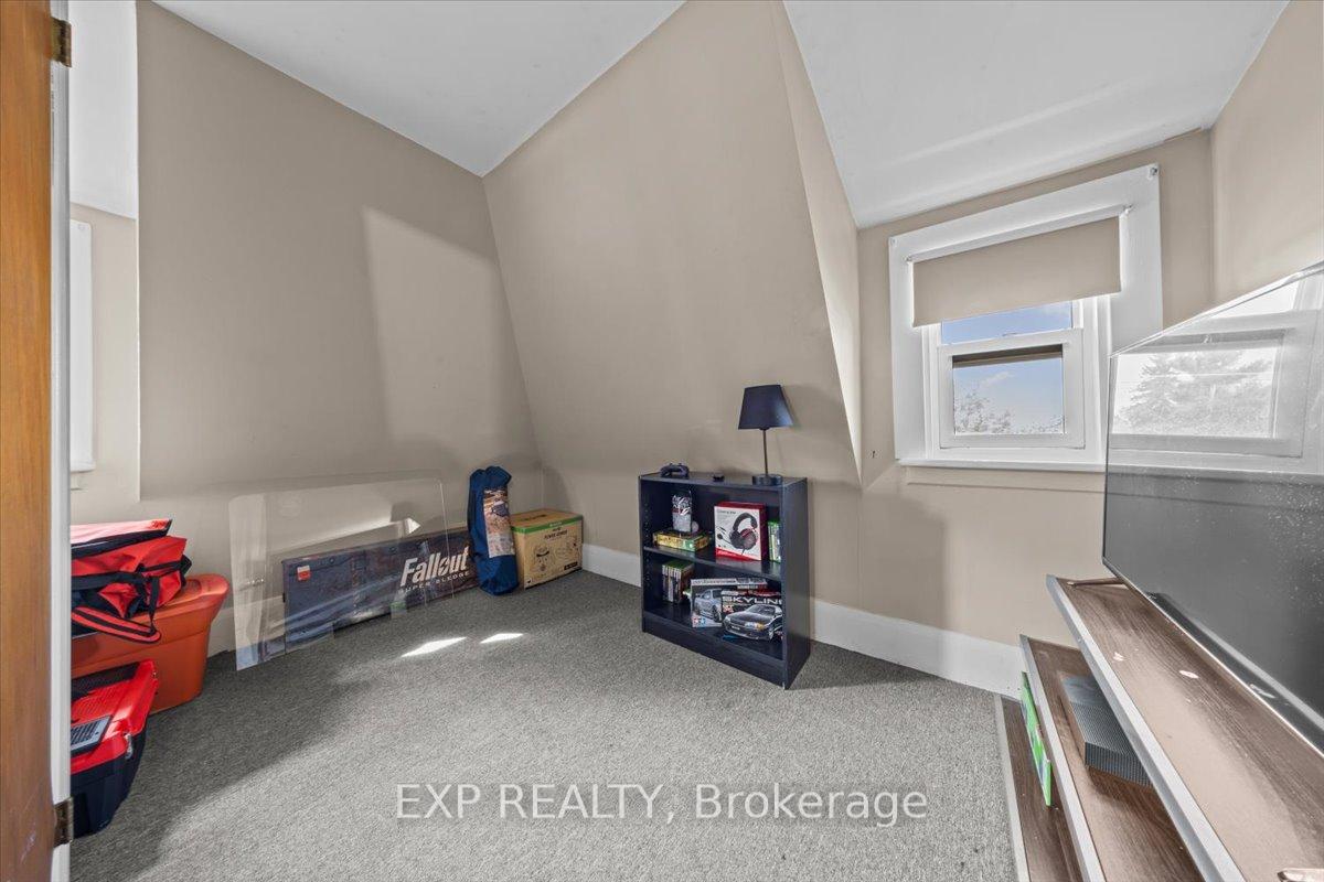 Photo 13 of 377 Lisgar Avenue, Renfrew — HOMEH