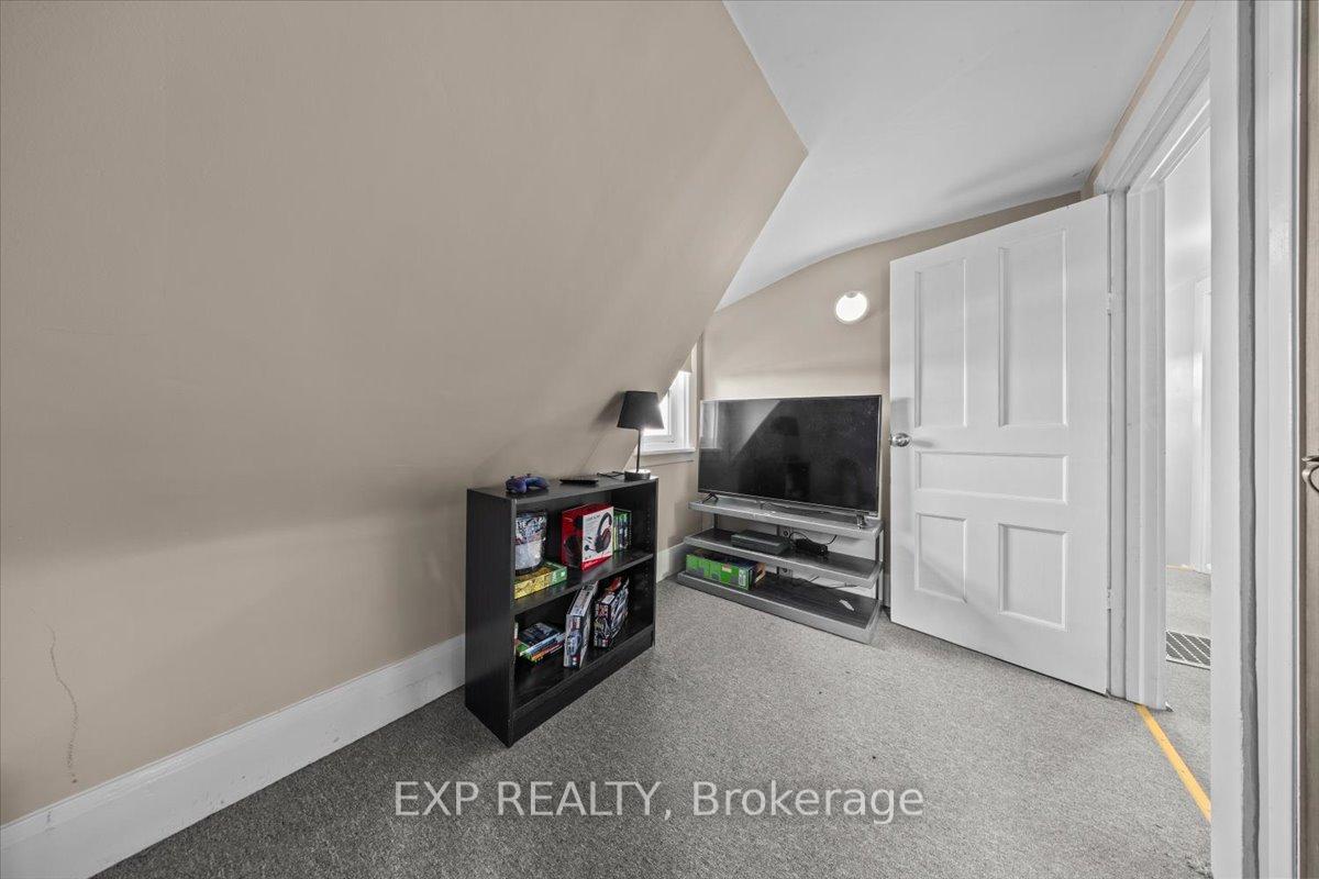 Photo 28 of 377 Lisgar Avenue, Renfrew — HOMEH