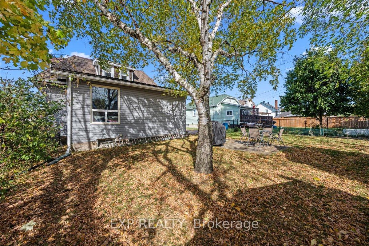 Photo 21 of 377 Lisgar Avenue, Renfrew — HOMEH