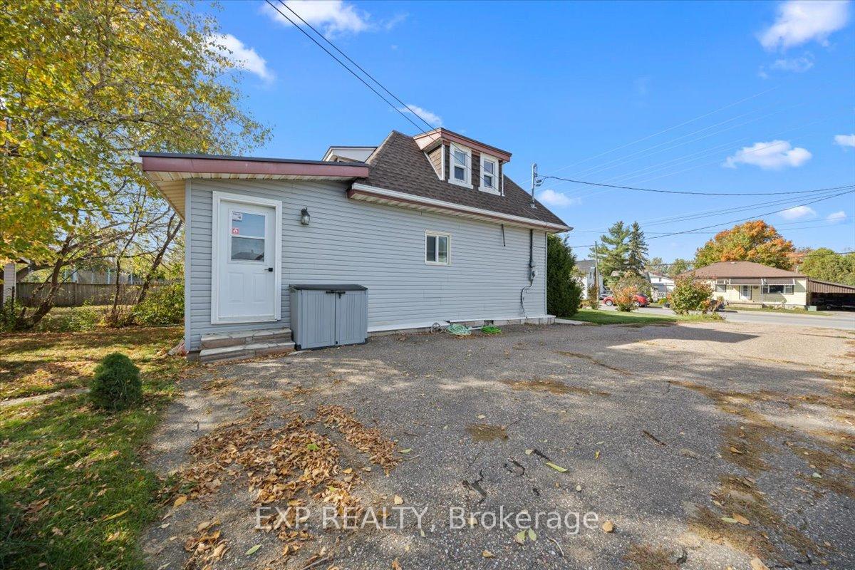 Photo 35 of 377 Lisgar Avenue, Renfrew — HOMEH