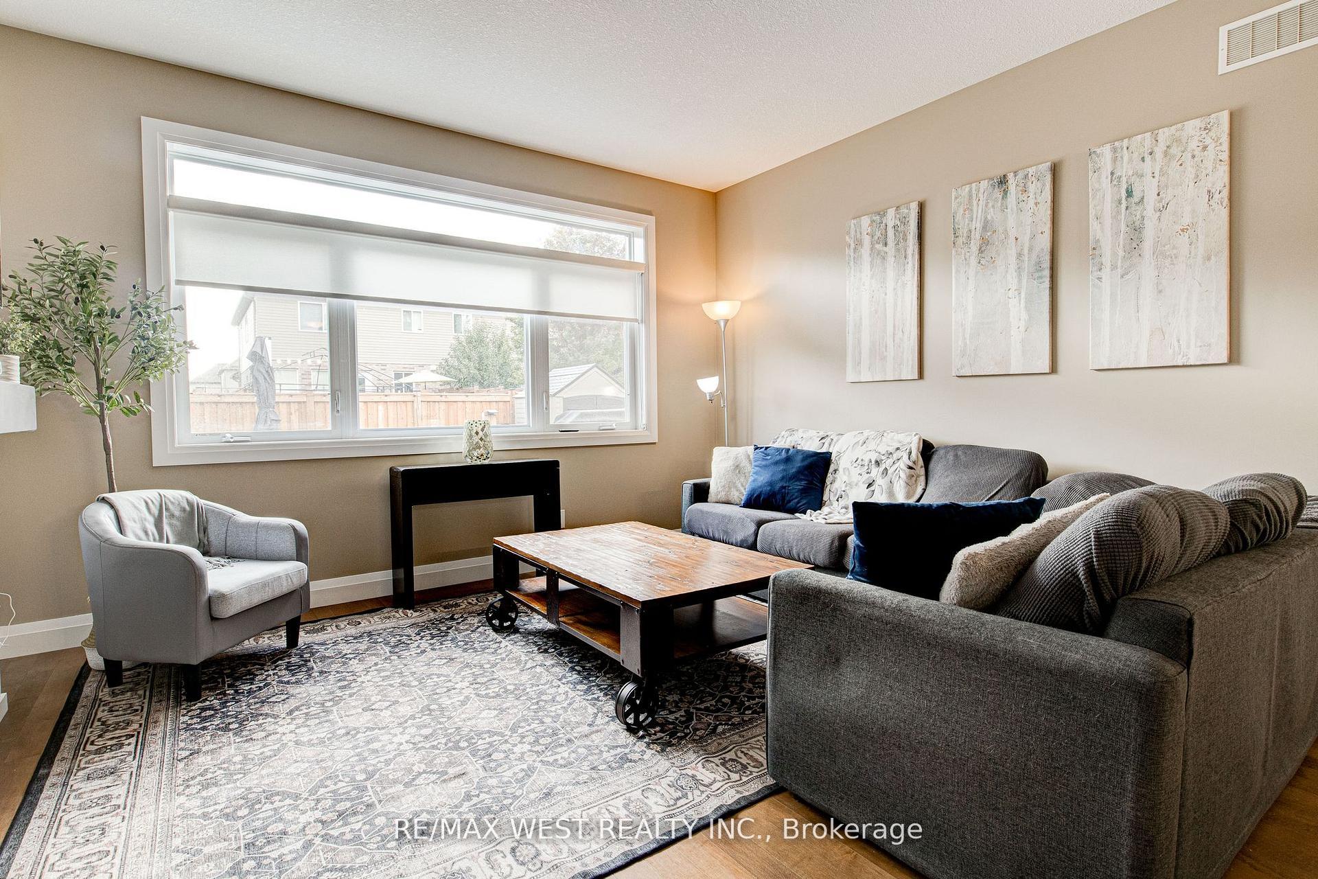 Photo 3 of 68 Challenger Avenue, North Dumfries — HOMEH