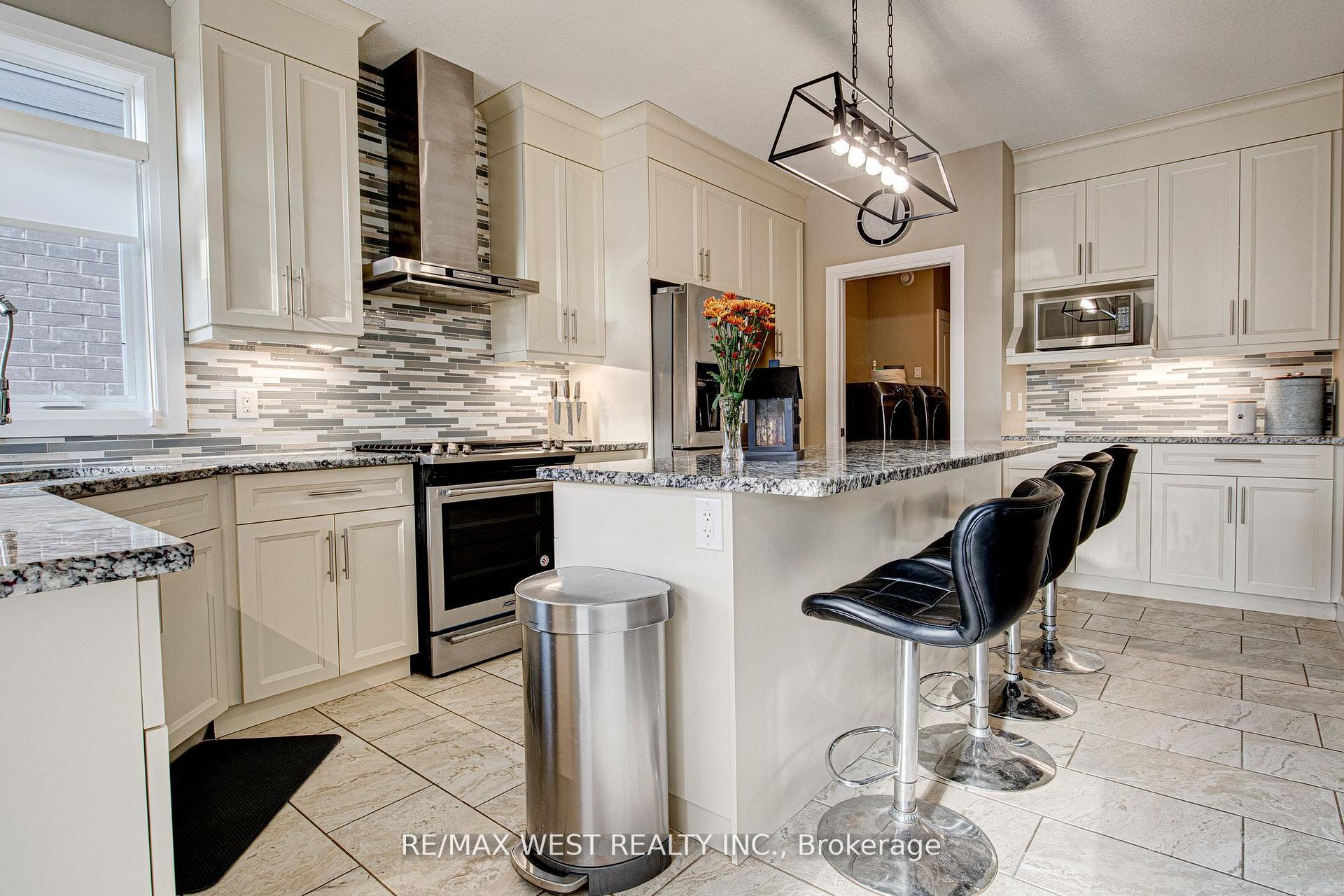 Photo 25 of 68 Challenger Avenue, North Dumfries — HOMEH