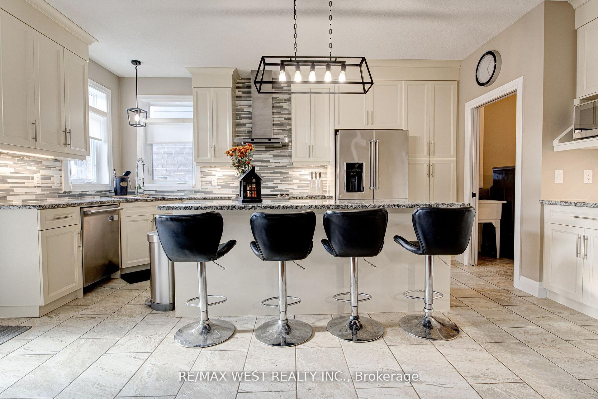 Photo 15 of 68 Challenger Avenue, North Dumfries — HOMEH