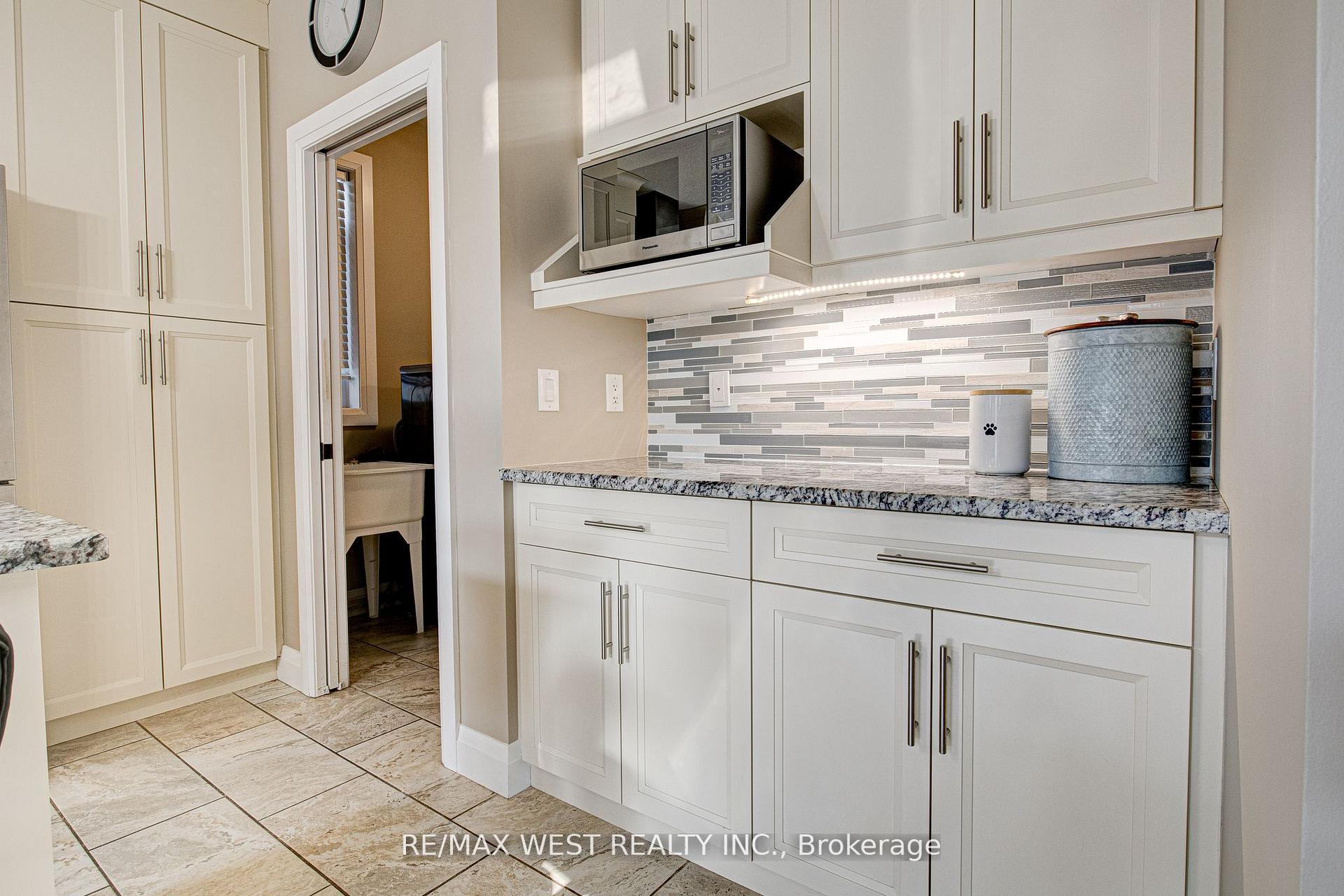 Photo 5 of 68 Challenger Avenue, North Dumfries — HOMEH
