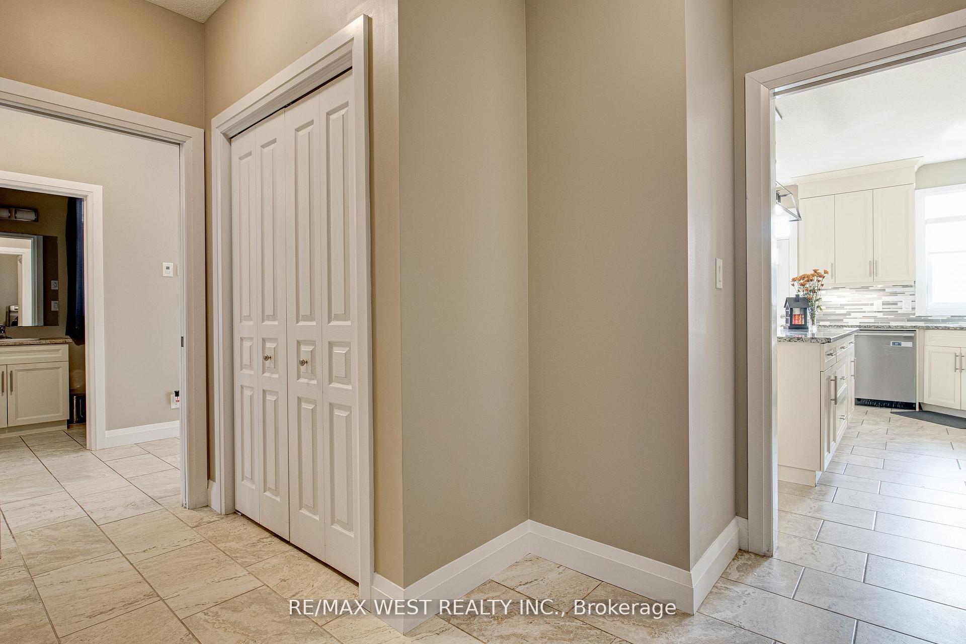 Photo 10 of 68 Challenger Avenue, North Dumfries — HOMEH