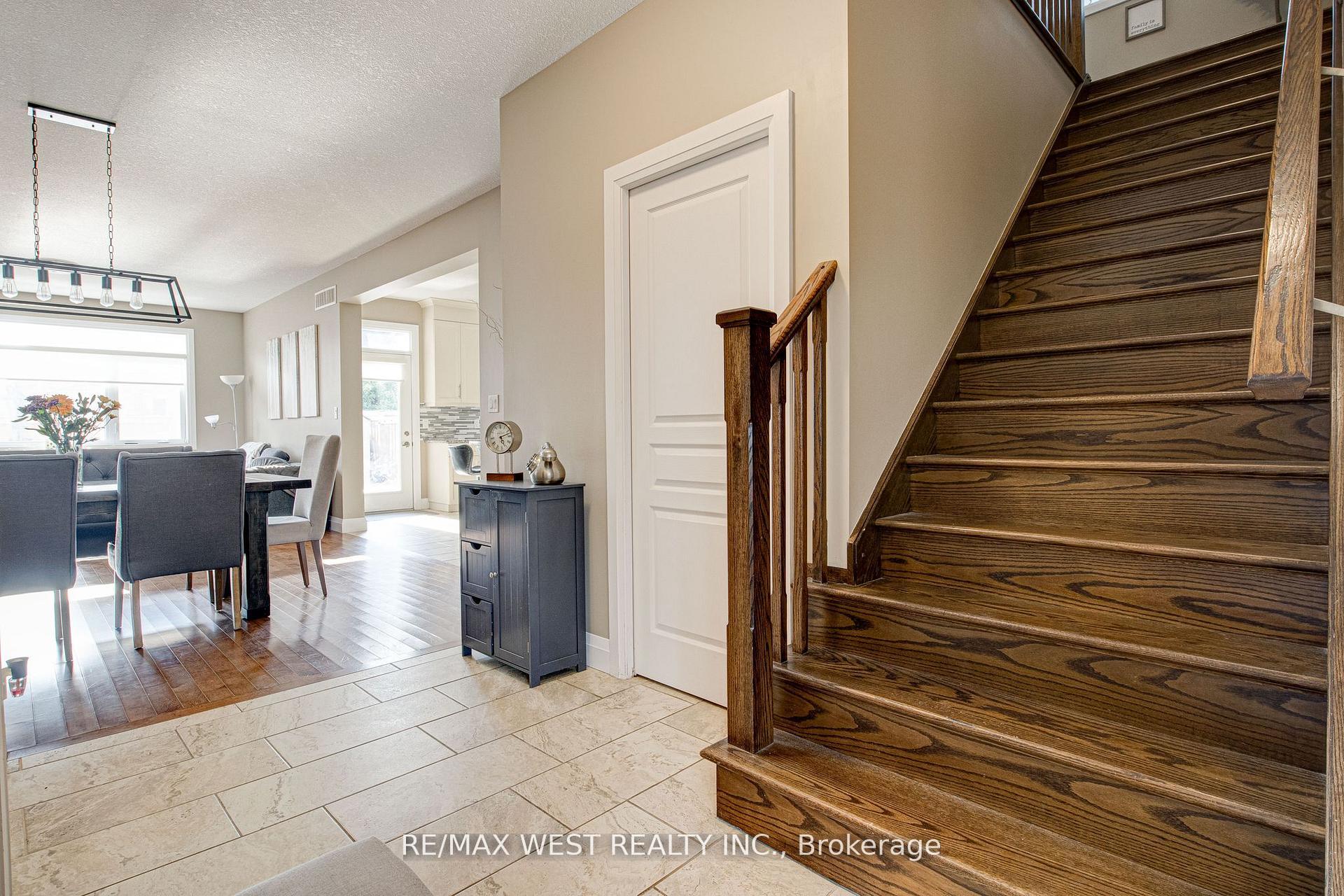 Photo 29 of 68 Challenger Avenue, North Dumfries — HOMEH