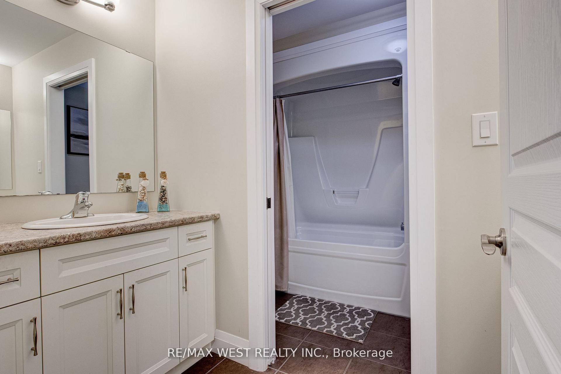 Photo 19 of 68 Challenger Avenue, North Dumfries — HOMEH