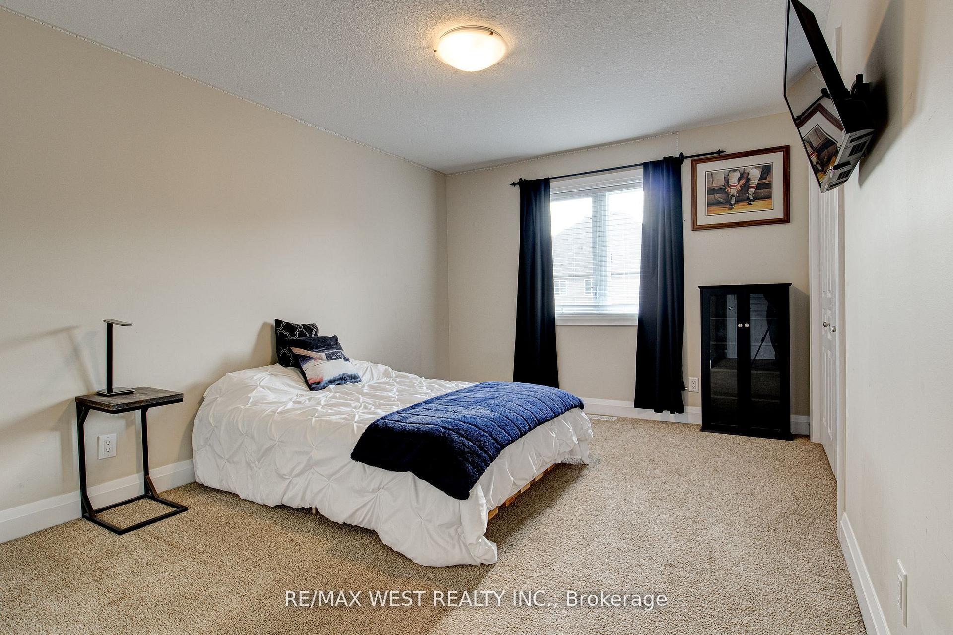 Photo 28 of 68 Challenger Avenue, North Dumfries — HOMEH