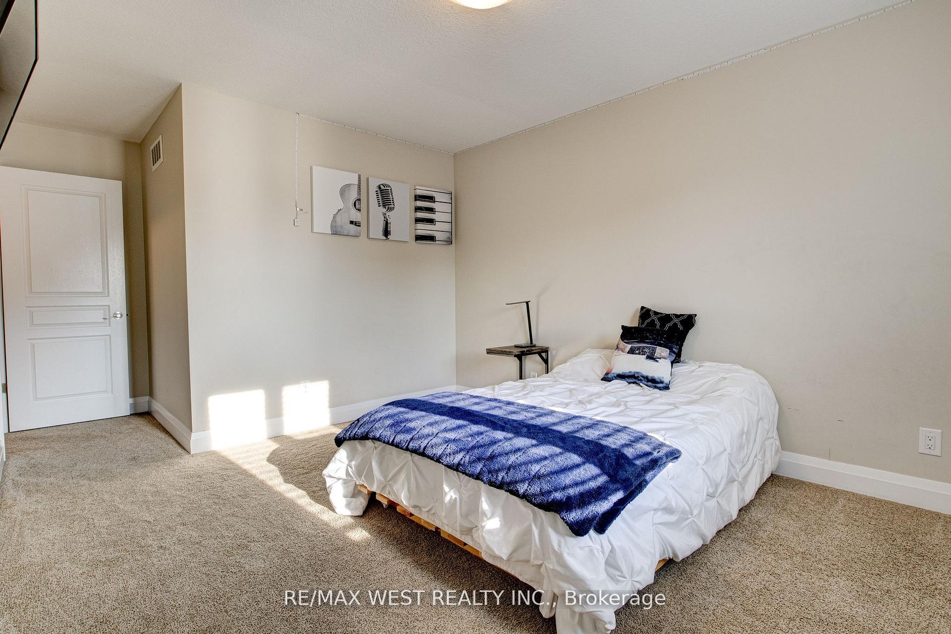 Photo 20 of 68 Challenger Avenue, North Dumfries — HOMEH