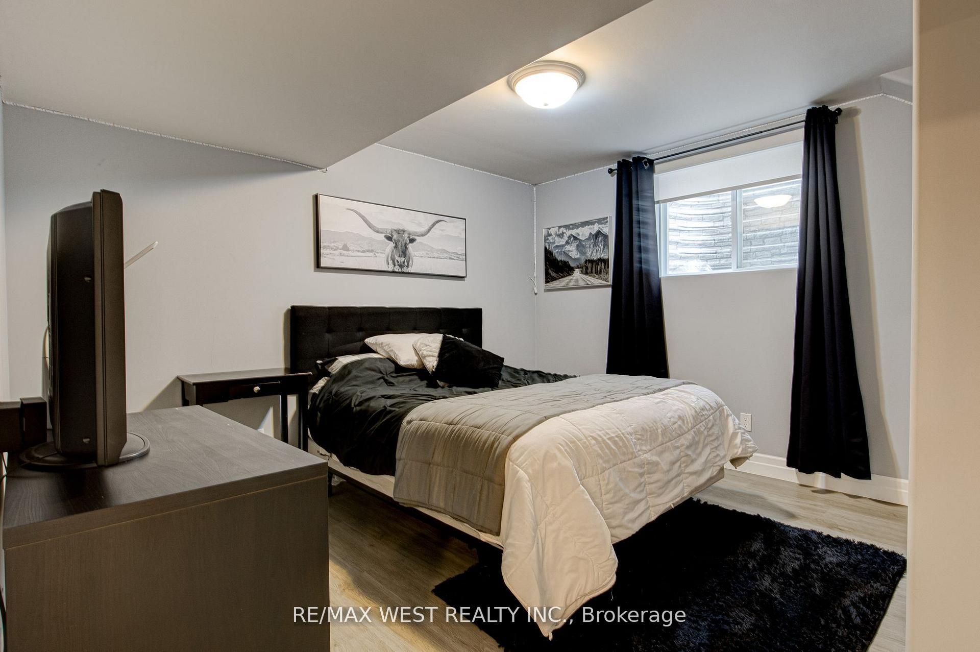Photo 36 of 68 Challenger Avenue, North Dumfries — HOMEH