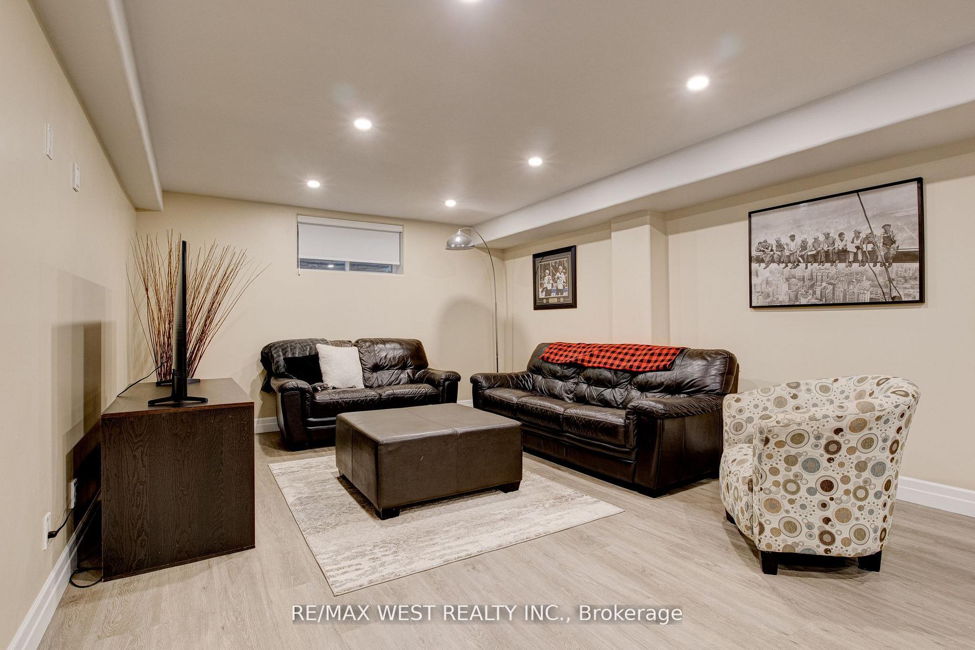 Photo 26 of 68 Challenger Avenue, North Dumfries — HOMEH