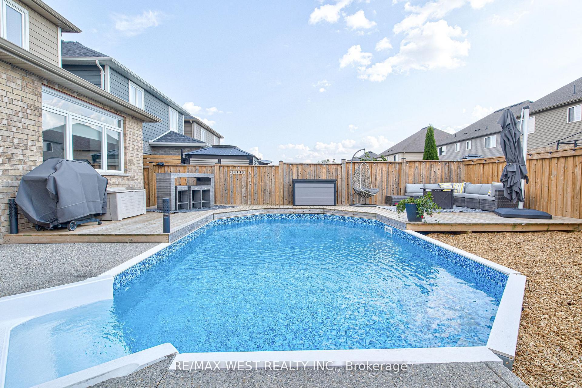 Photo 41 of 68 Challenger Avenue, North Dumfries — HOMEH