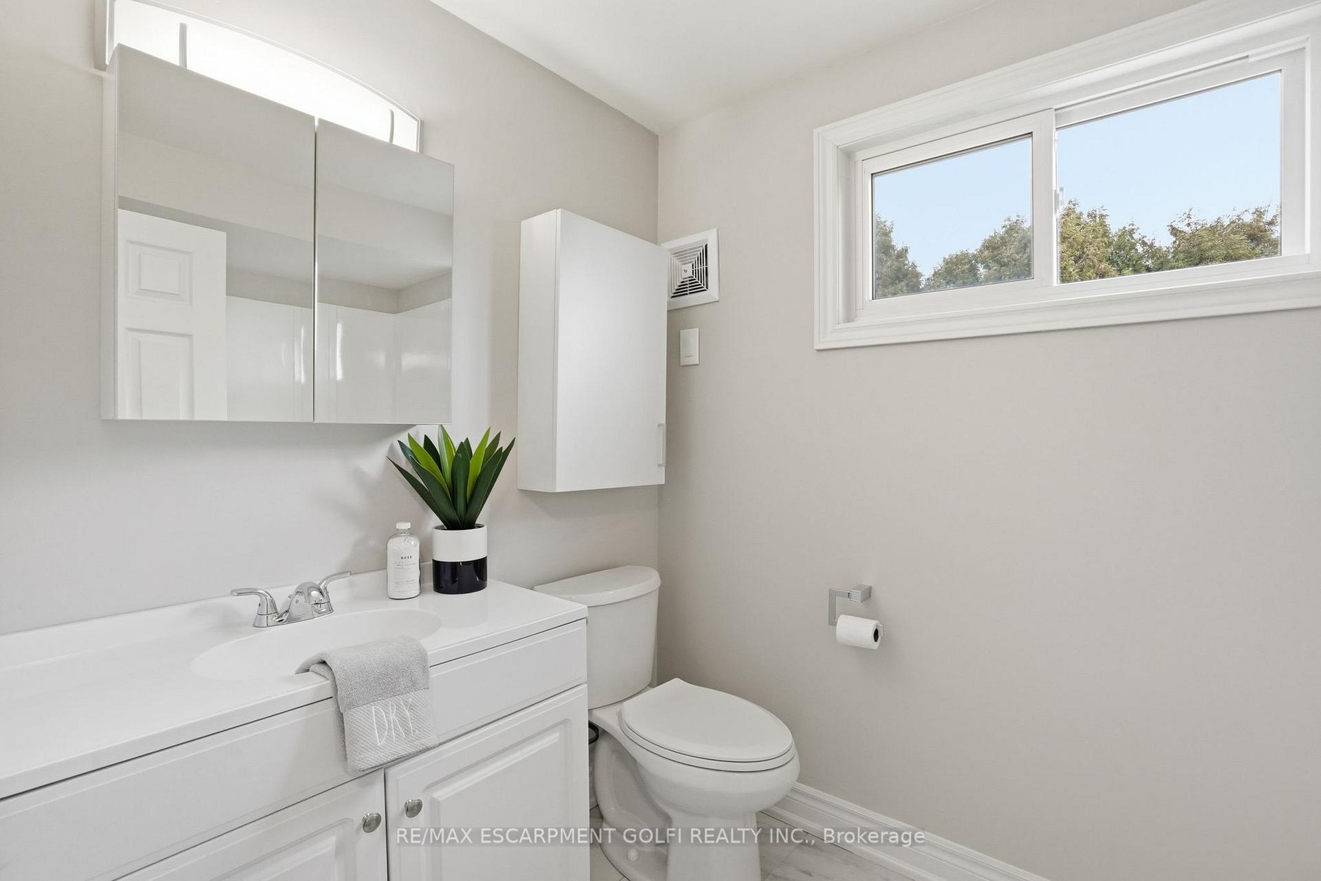 Photo 12 of 38 Coral Drive, Hamilton, Lawfield — HOMEH