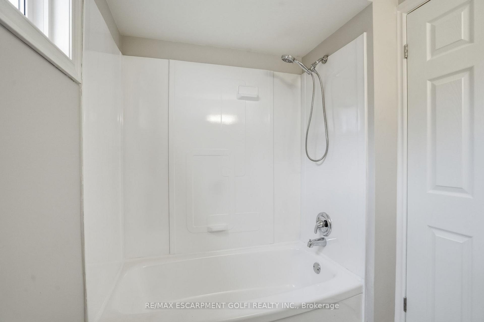 Photo 13 of 38 Coral Drive, Hamilton, Lawfield — HOMEH