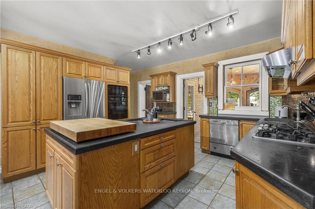 Photo 17 of Unit B, 180 Nith River Way, North Dumfries — HOMEH