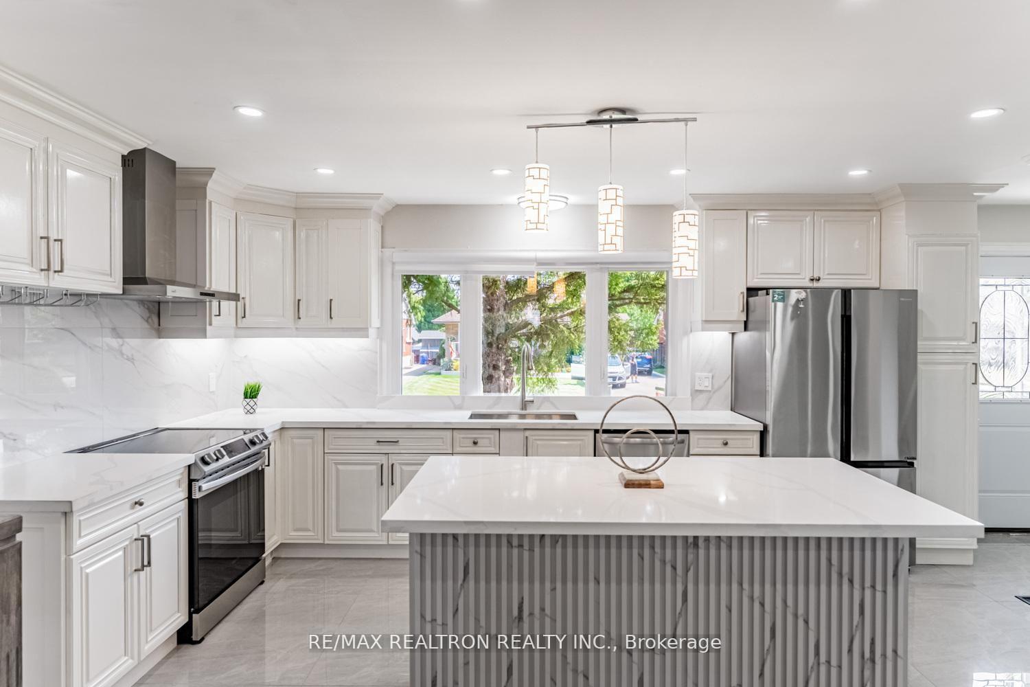 Photo 2 of 79 Blanmora Drive, Hamilton, Stoney Creek — HOMEH
