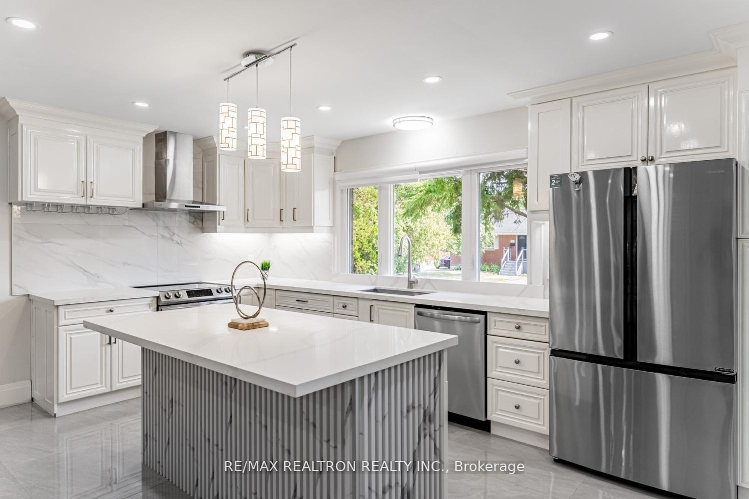 Photo 4 of 79 Blanmora Drive, Hamilton, Stoney Creek — HOMEH