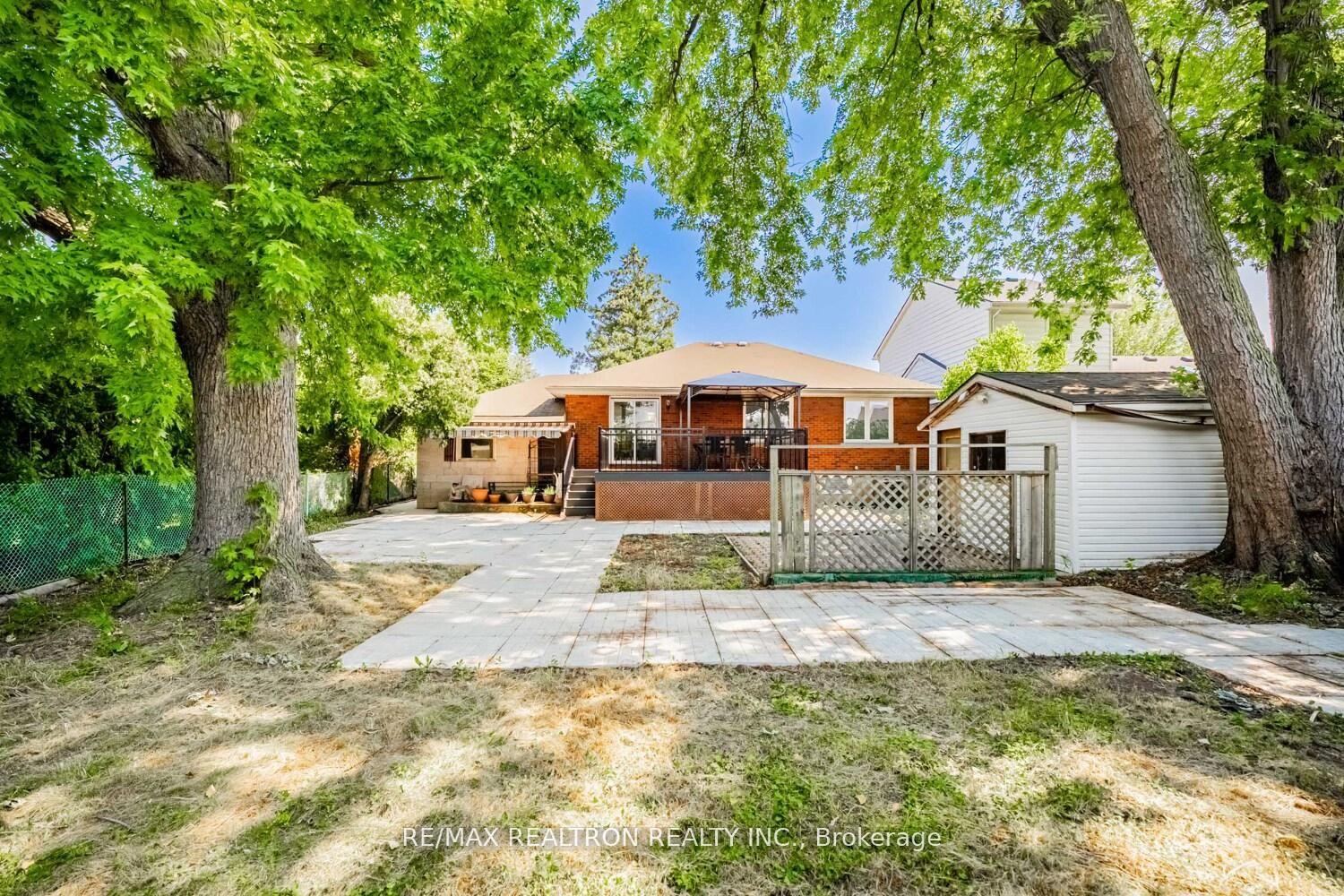 Photo 19 of 79 Blanmora Drive, Hamilton, Stoney Creek — HOMEH