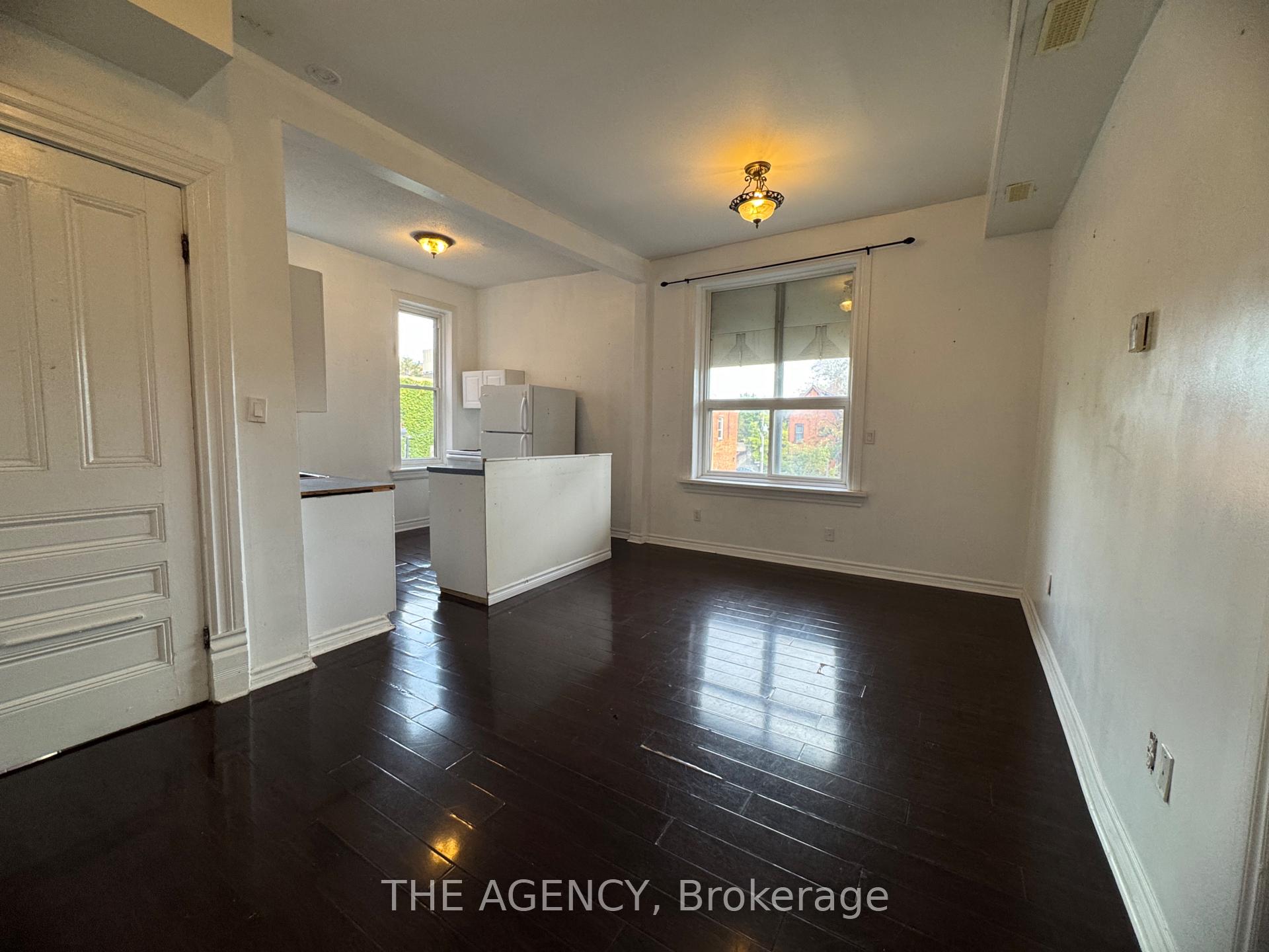 Front of Unit 5, 139 1/2 John Street S