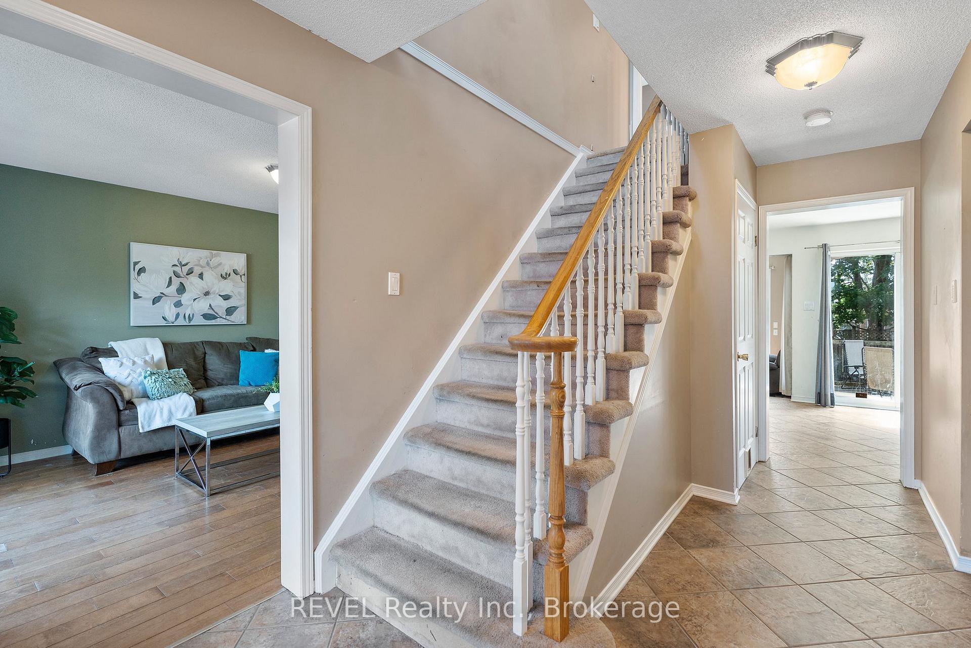 Photo 8 of 19 Crysler Crescent, Thorold, Confederation Heights — HOMEH