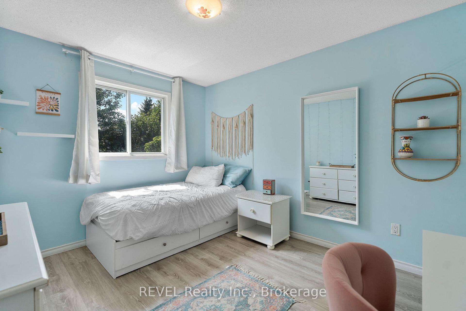 Photo 37 of 19 Crysler Crescent, Thorold, Confederation Heights — HOMEH