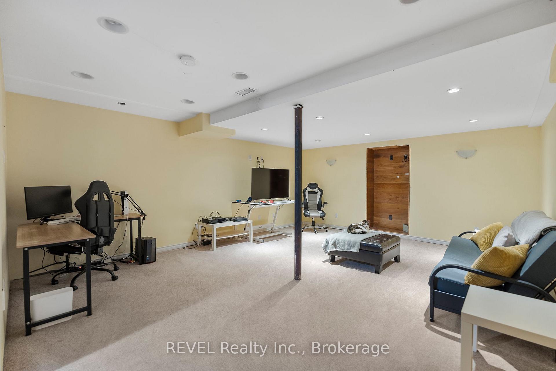 Photo 38 of 19 Crysler Crescent, Thorold, Confederation Heights — HOMEH
