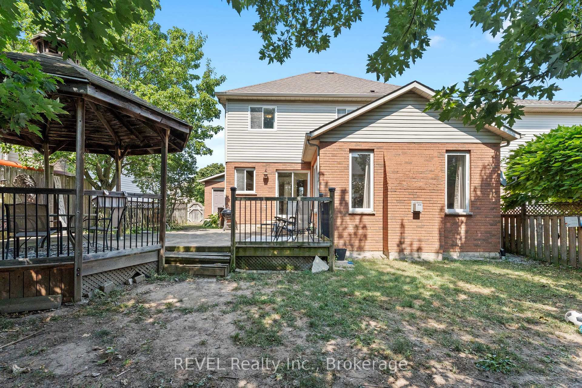 Photo 22 of 19 Crysler Crescent, Thorold, Confederation Heights — HOMEH